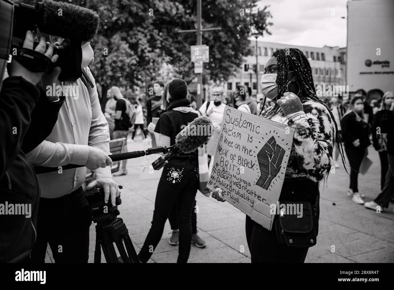 Black Live Matter protesta a Reading, Regno Unito, il 5 giugno 2020. Ritratti di persone che hanno partecipato alla protesta. Foto Stock