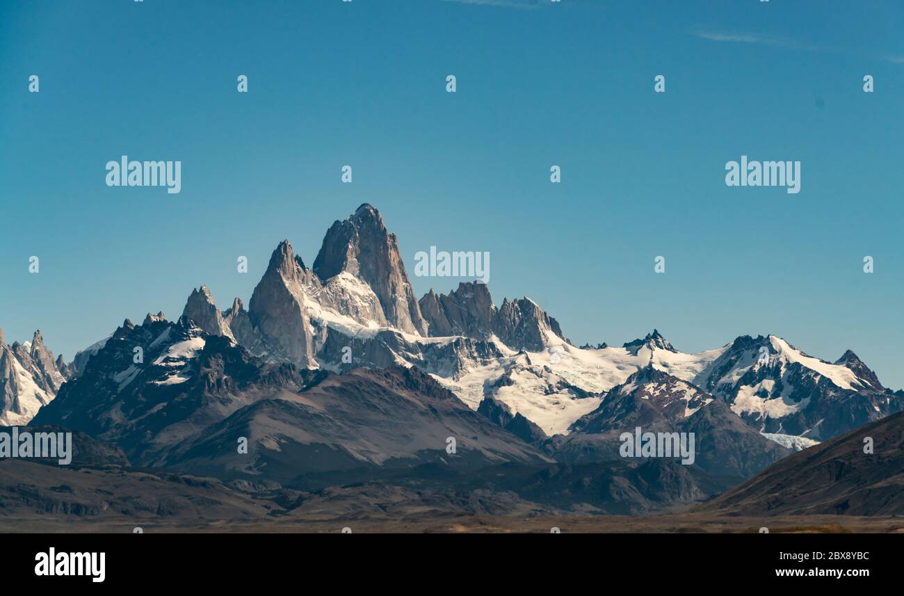 Mountain El Chalten e il Cerro Torre presso il parco nazionale Los Glaciares in Patagonia, Argentina Foto Stock