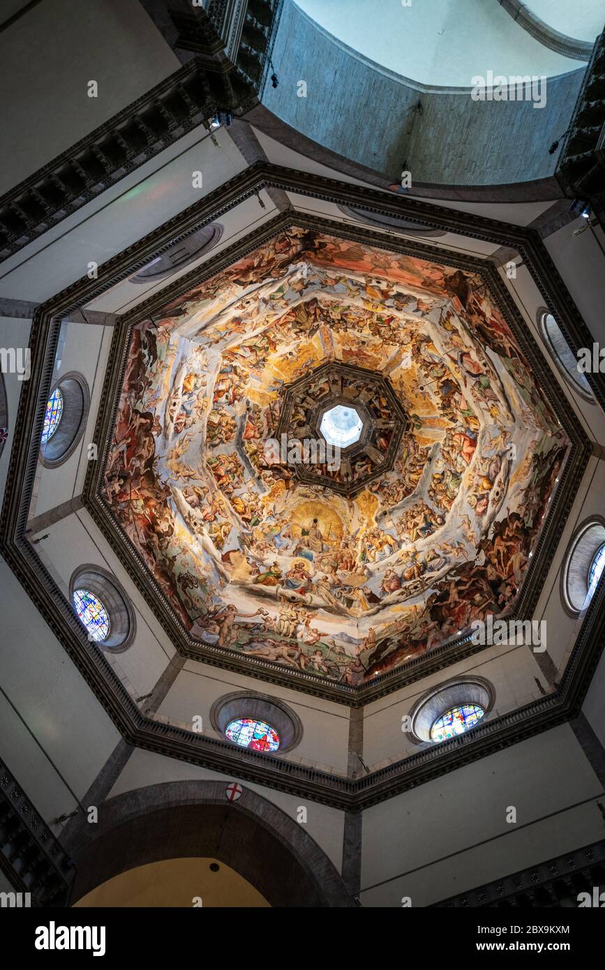 Particolare dell'affresco della cupola del brunelleschi immagini e