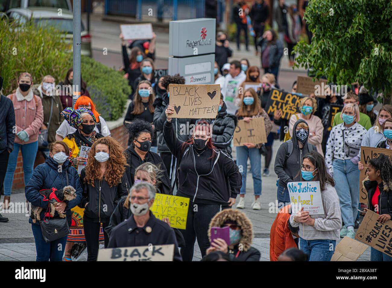 Swindon Black Lives Matter protesta, protesta pacifica contro il Reggente circa il 2020 giugno Foto Stock