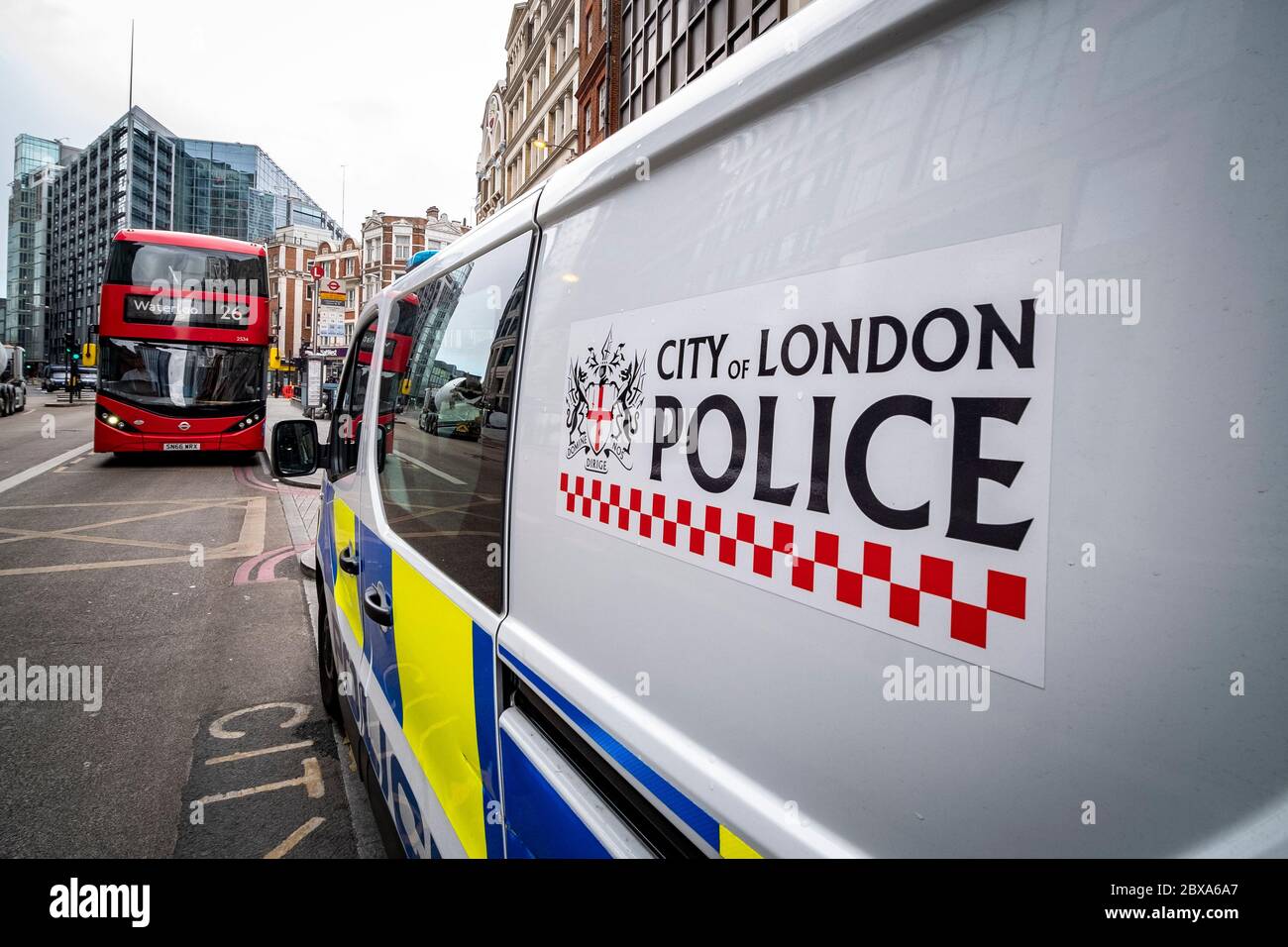 Londra- City of London Police van su Bishopgate Foto Stock