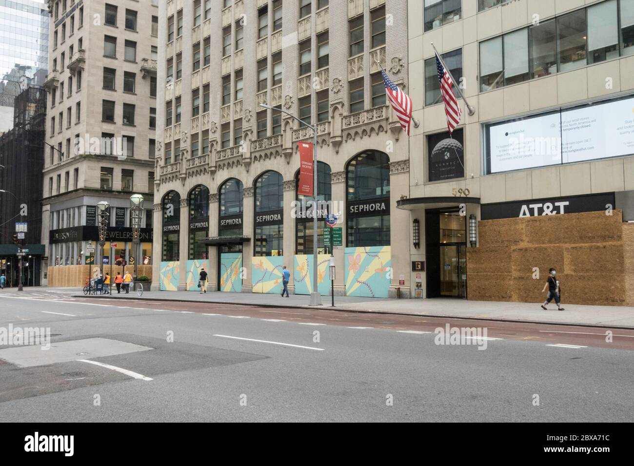 Le imprese di Midtown Manhattan sono tutte salite in risposta ai saccheggi, alle ribellazioni e ai vandalismi, giugno 2020, New York City, USA Foto Stock