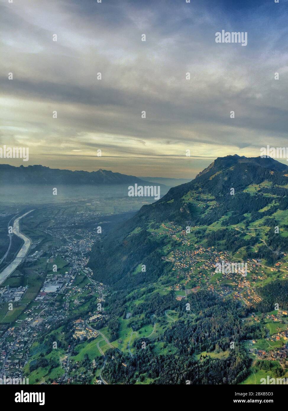 Panorama alpino in Svizzera Foto Stock