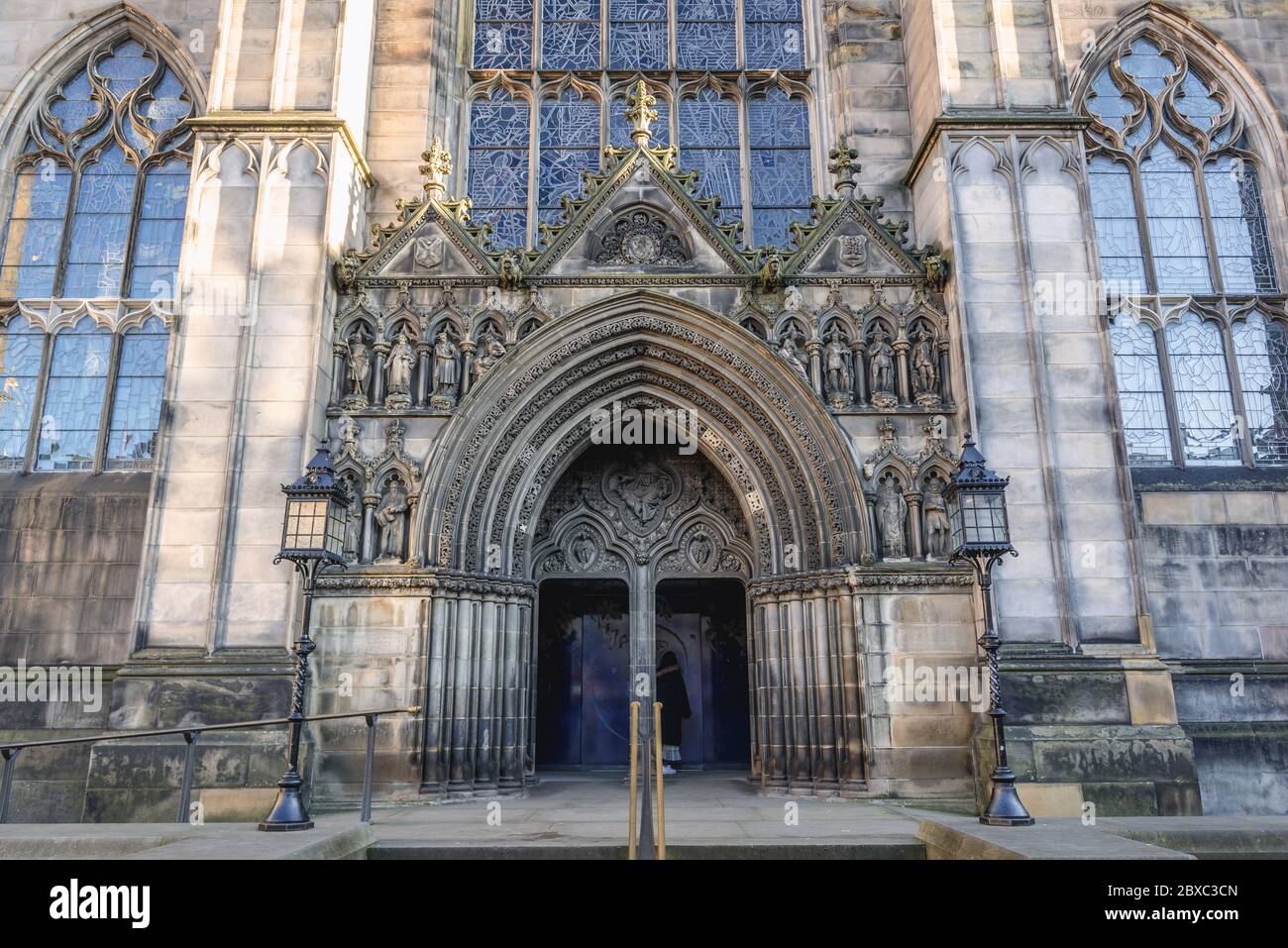 Facciata ovest della cattedrale di St Giles chiamata anche High Kirk di Edimburgo, la capitale della Scozia, parte del Regno Unito Foto Stock