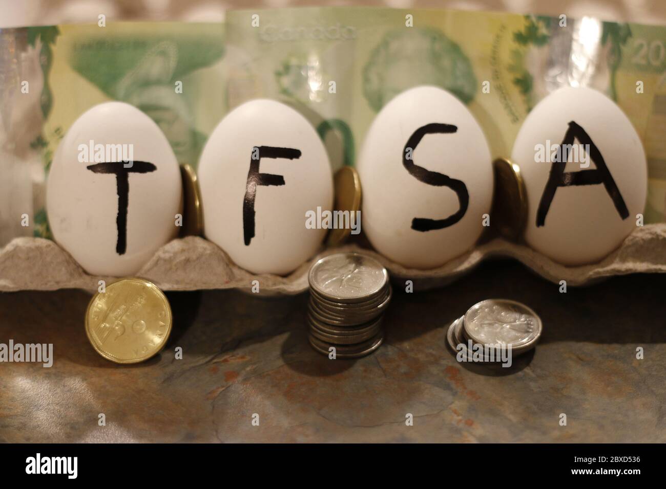 La parola TFSA ha scritto sulle uova. TFSA sta per Tax Free conto di risparmio Foto Stock