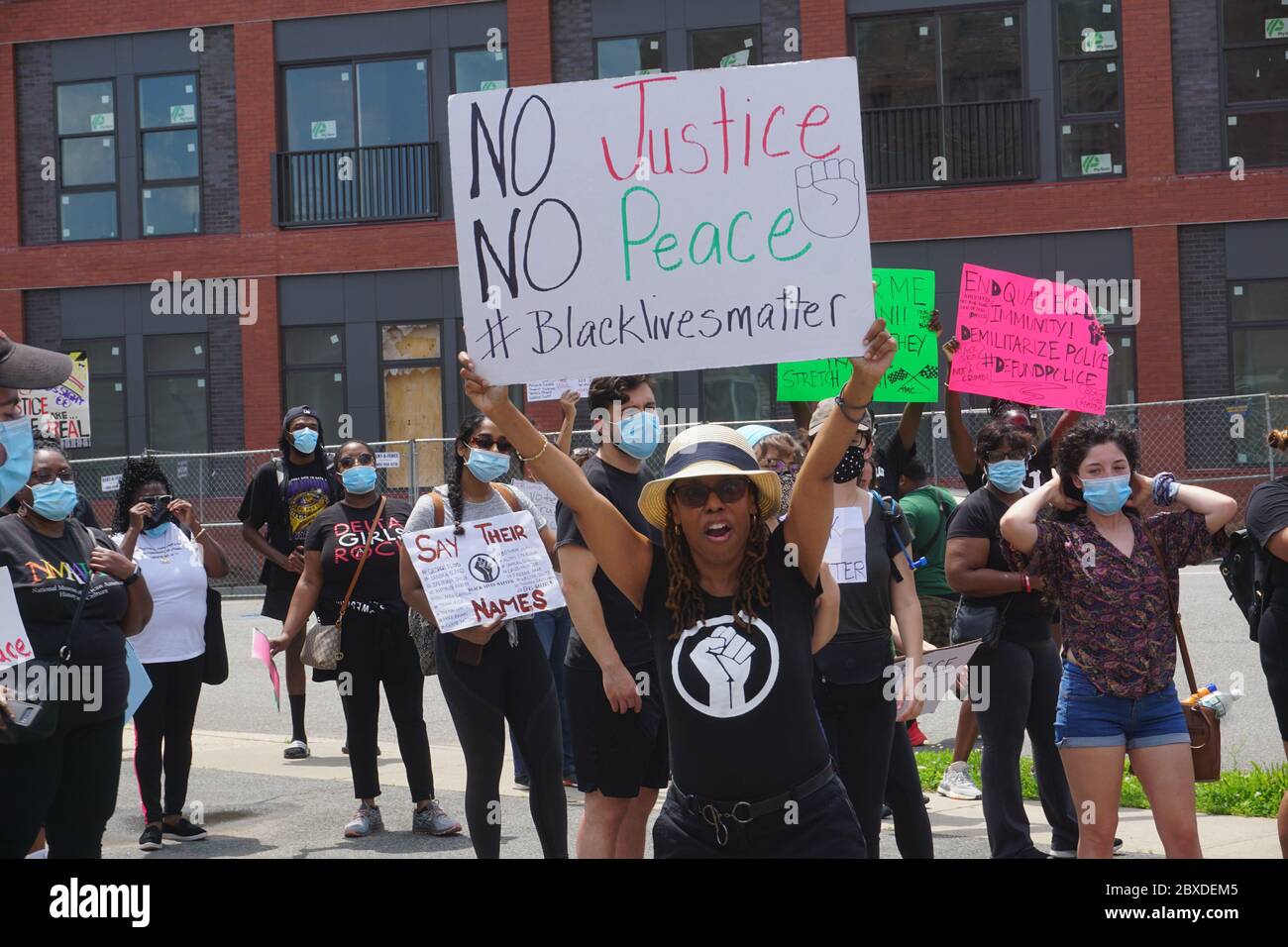 George Floyd protesta - No Justice No Peace - Hackensack, New Jersey, USA - 6 giugno 2020 Foto Stock