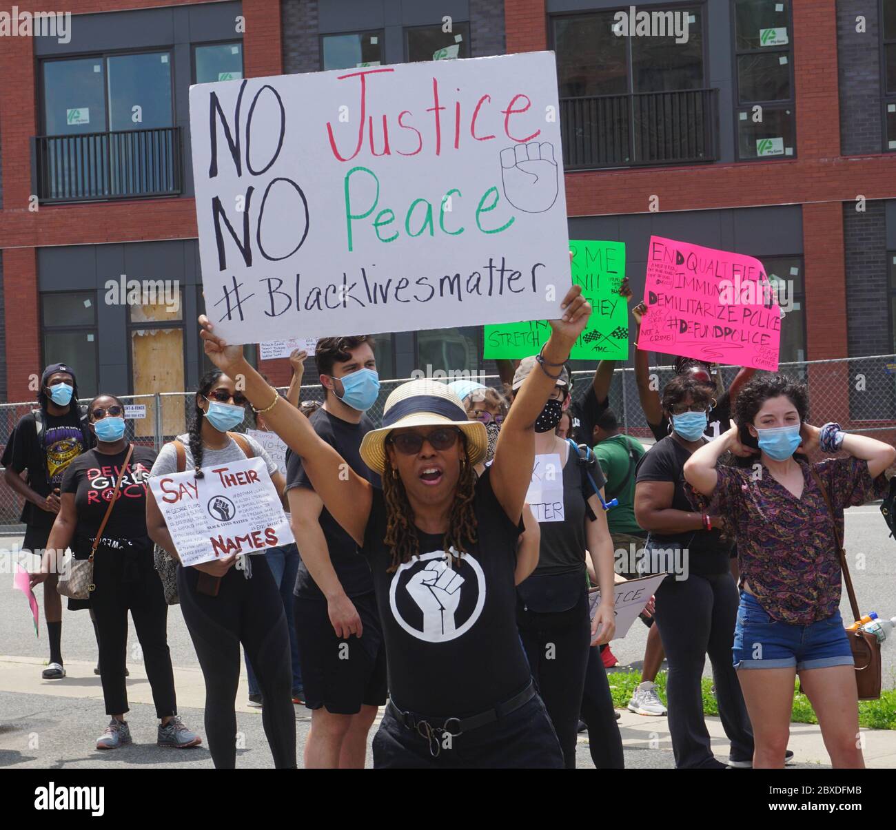 George Floyd protesta - No Justice No Peace - Hackensack, New Jersey, USA - 6 giugno 2020 Foto Stock