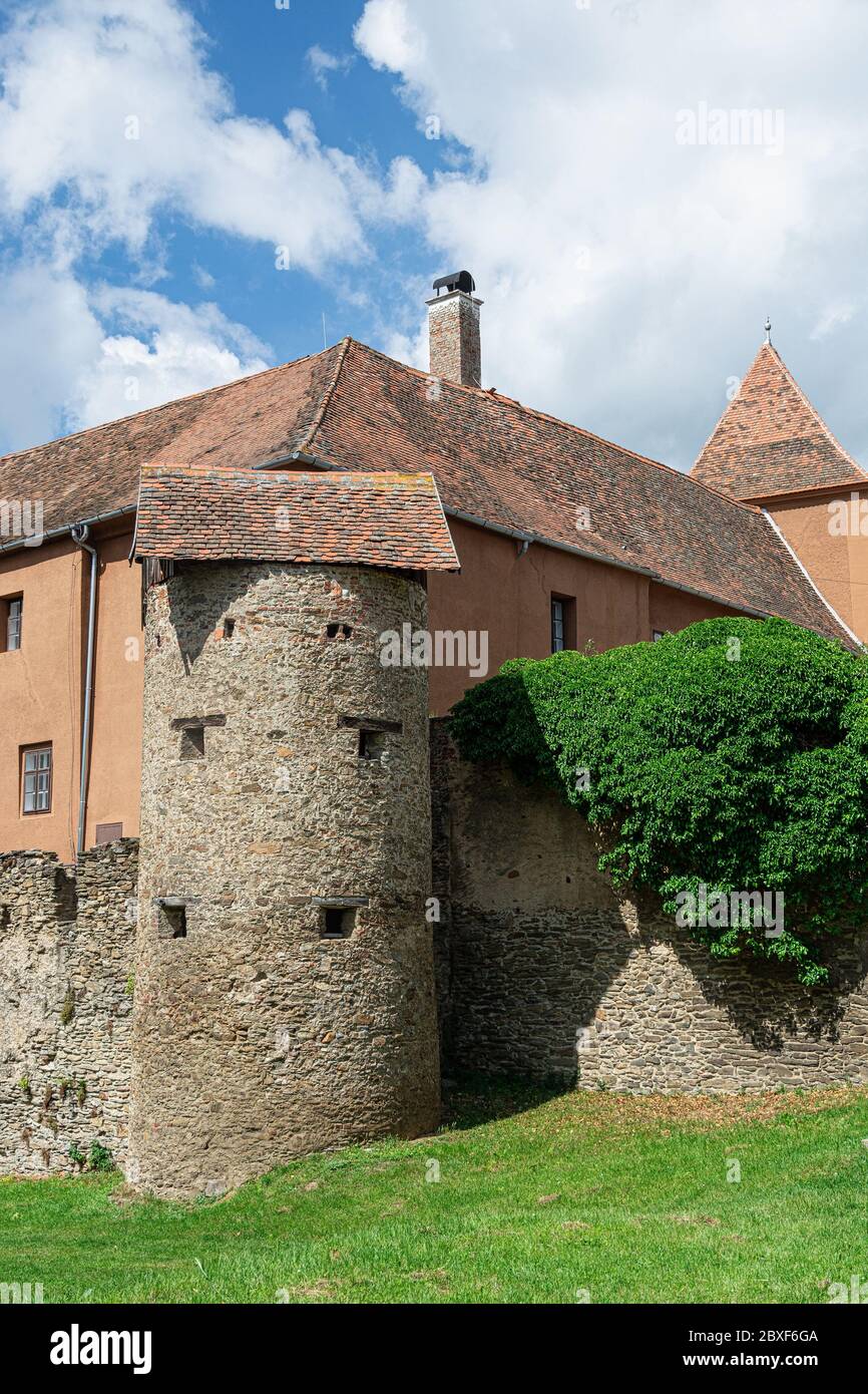 Il castello di Jurisics, dal nome del nobile croato Nikola Jurišić (ungherese: Miklós Jurisics) si trova a Kőszeg, in Ungheria. Foto Stock