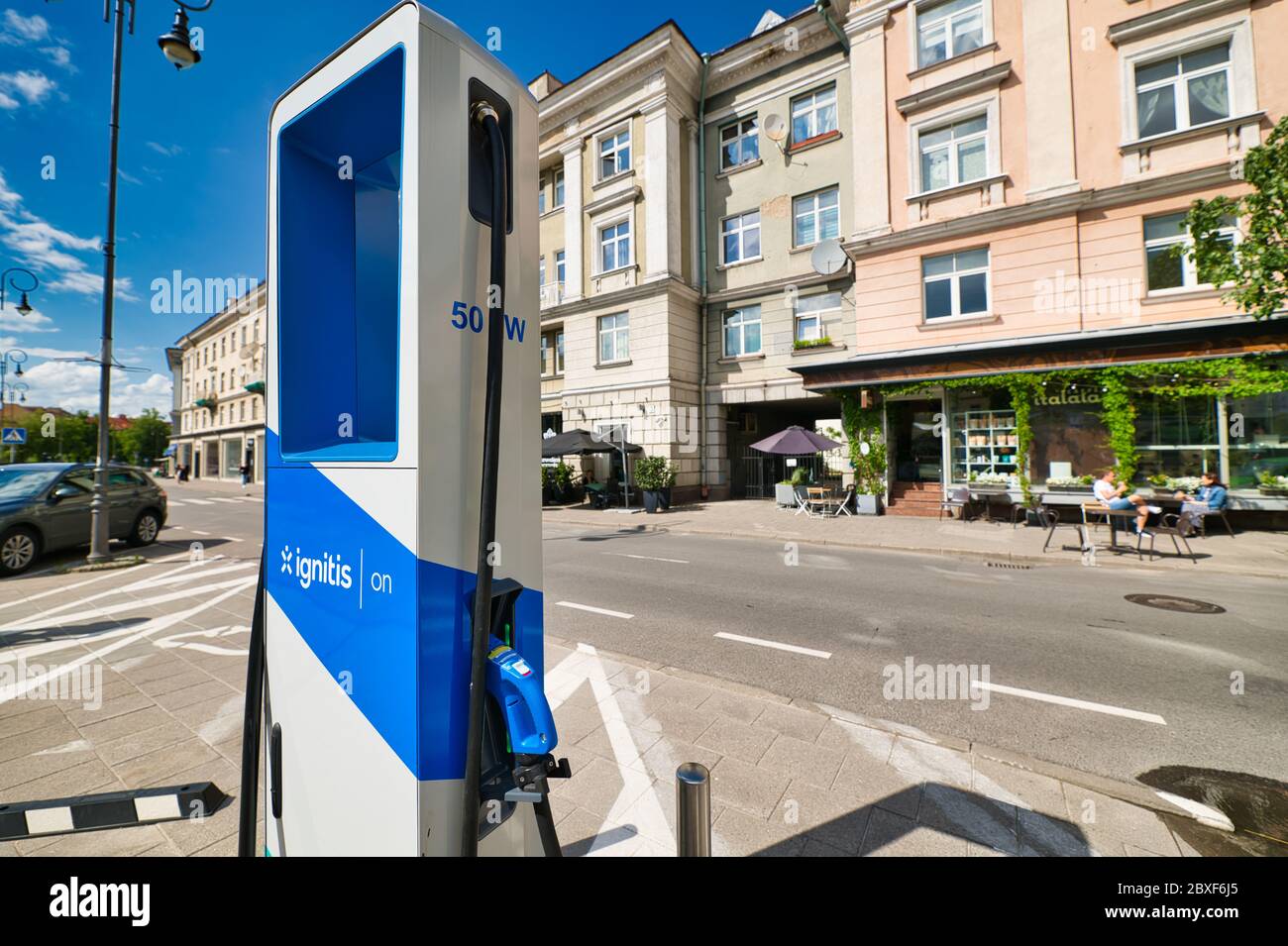 Ignitis sulla stazione di ricarica da 50 kw in Vilnius Vokieciu Street, Lituania Foto Stock