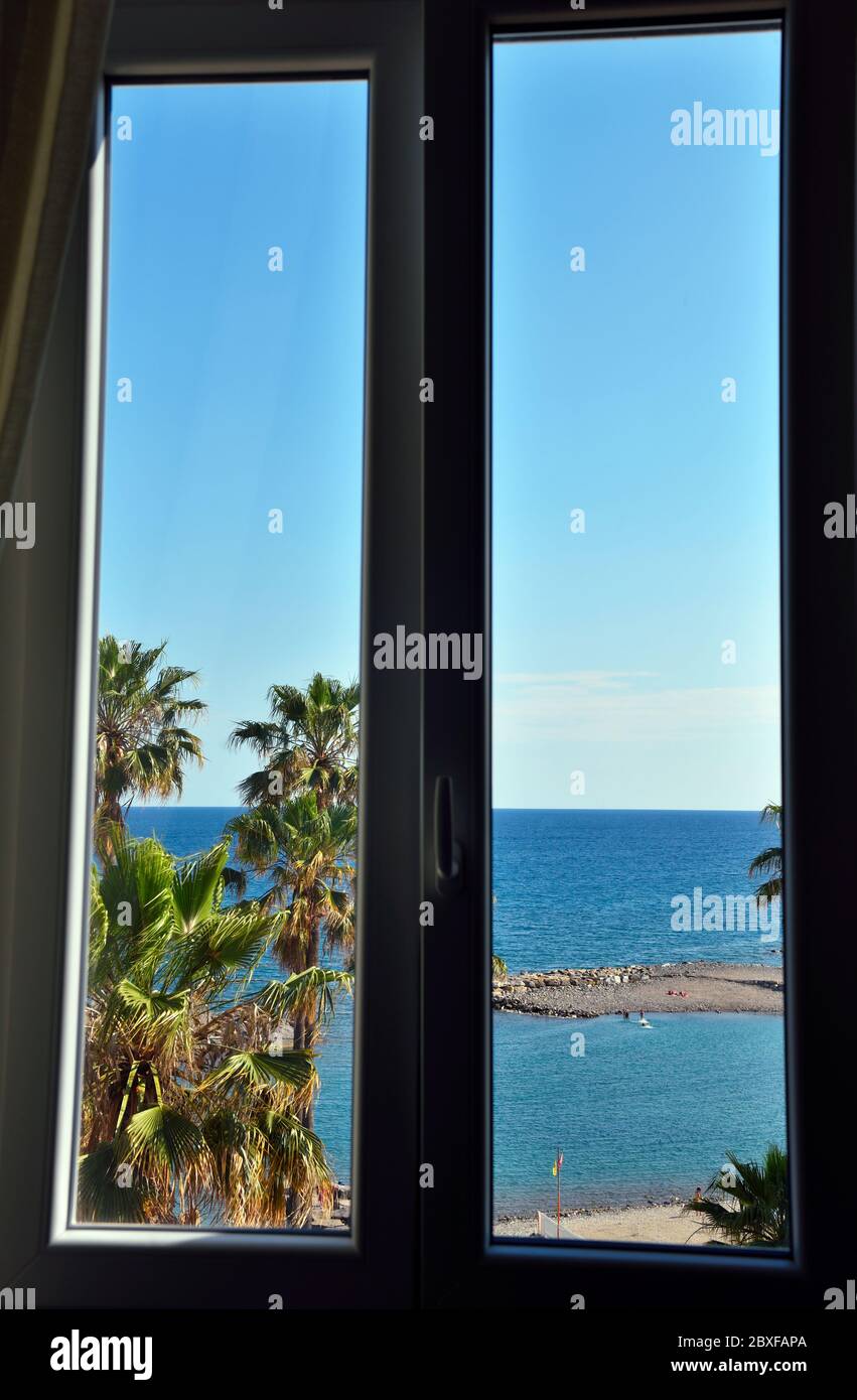 Scorcio dalla finestra di Imperia Liguria Italia Foto Stock