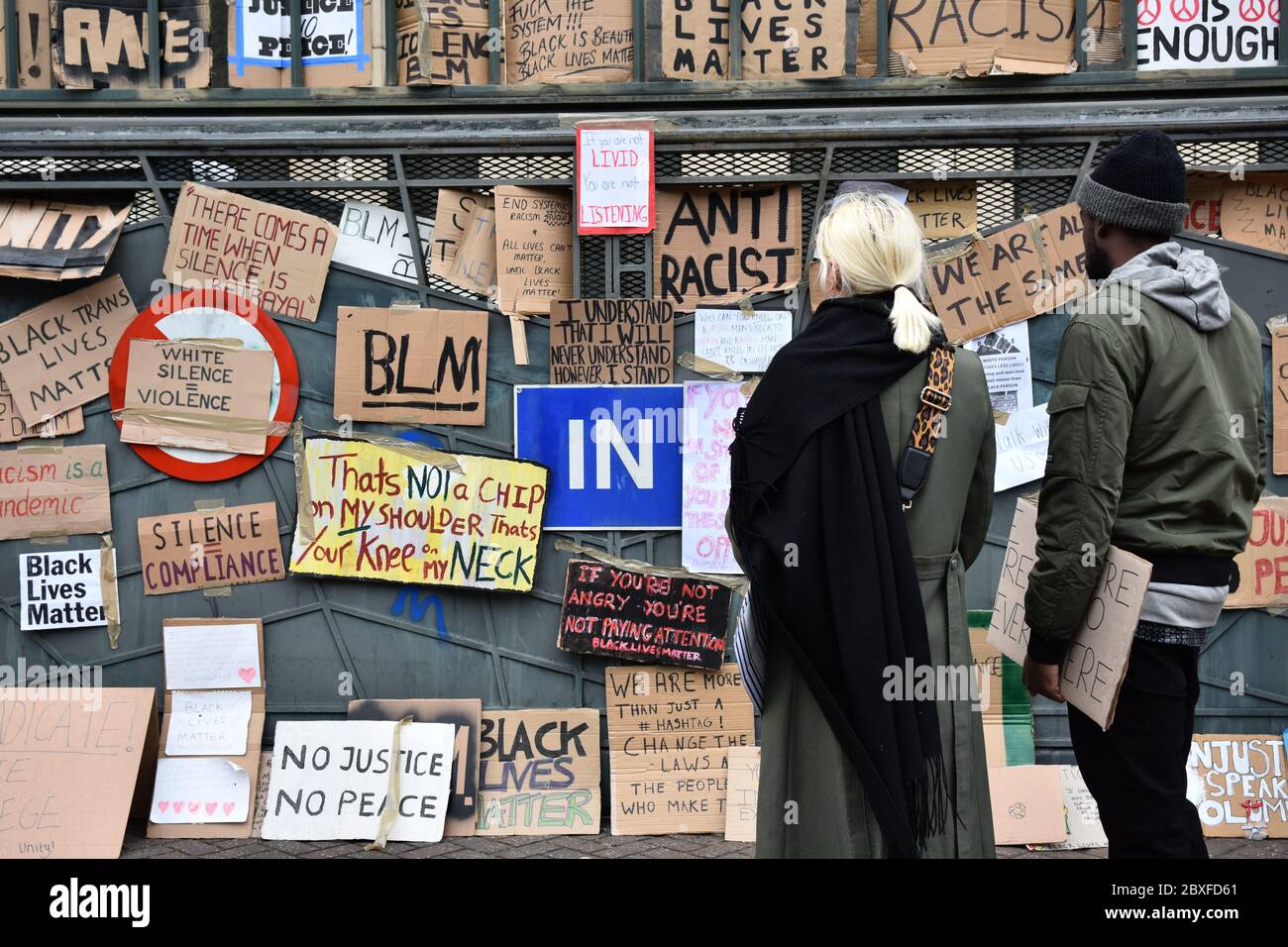 Londra, Regno Unito. 6 Giugno 2020. La protesta delle vite nere in Piazza del Parlamento. Foto Stock