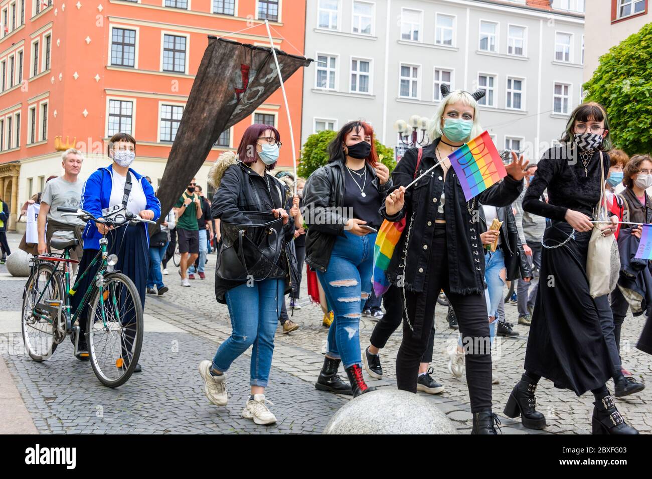 Wroclaw, Polonia, 06.06.2020 - protesta pacifica polacca contro il razzismo e l'odio nella città di Wroclaw. Le vite nere contano Foto Stock