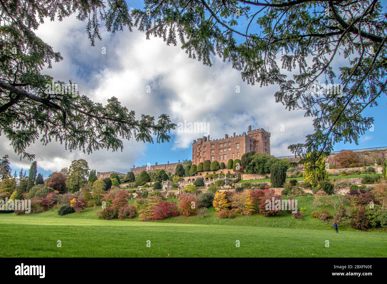 Immagini del bellissimo Castello e giardino Powis vicino a Welshpool a metà Galles UK Foto Stock