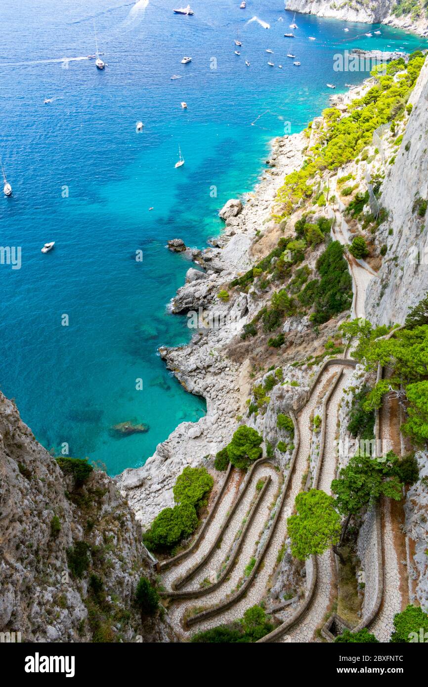 Italia, Campania, Capri - 14 Agosto 2019 - Vista di via Krupp dai giardini di Augusto Foto Stock
