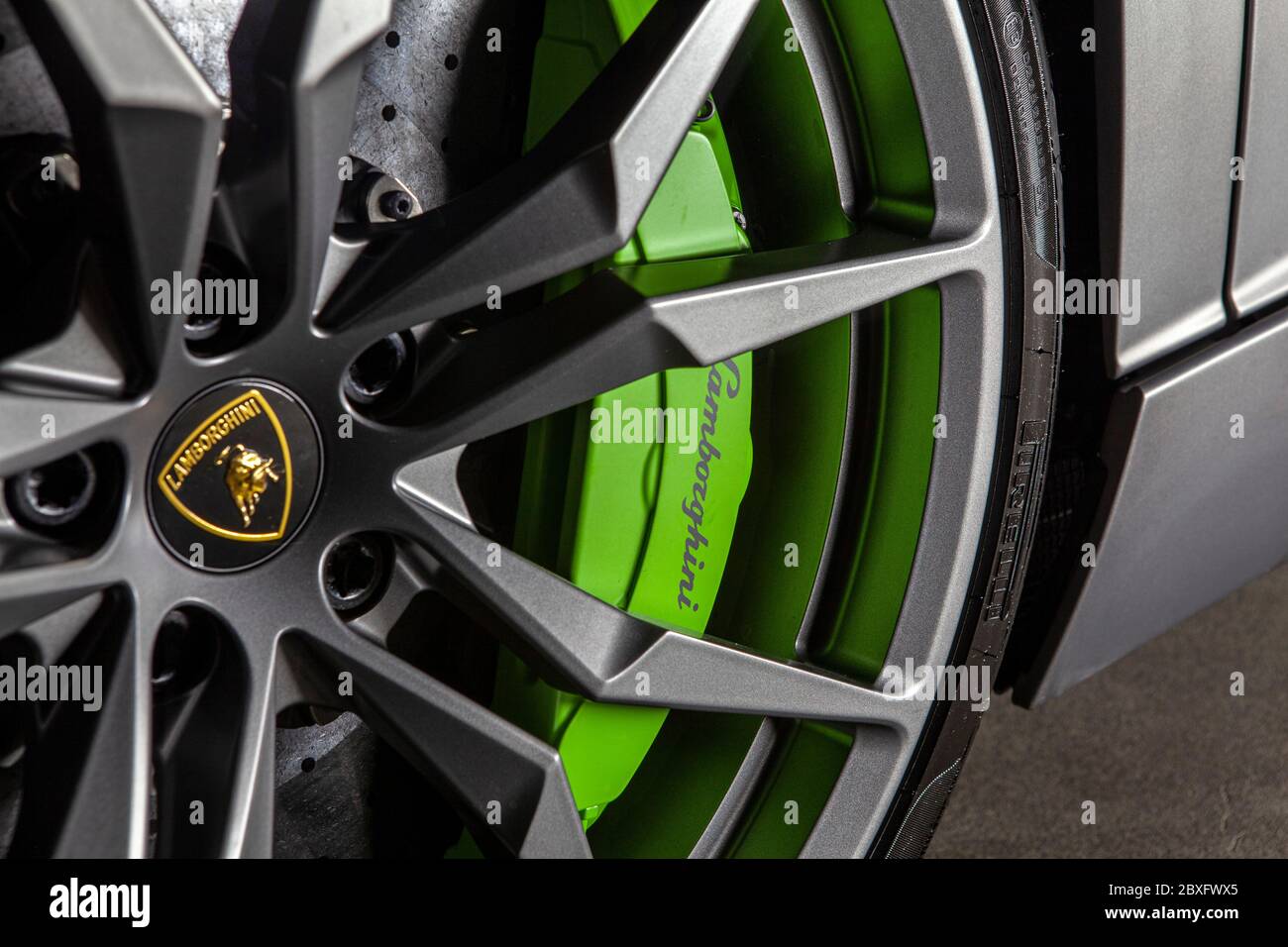 Dettaglio pinza del freno Lamborghini Aventador Foto stock - Alamy