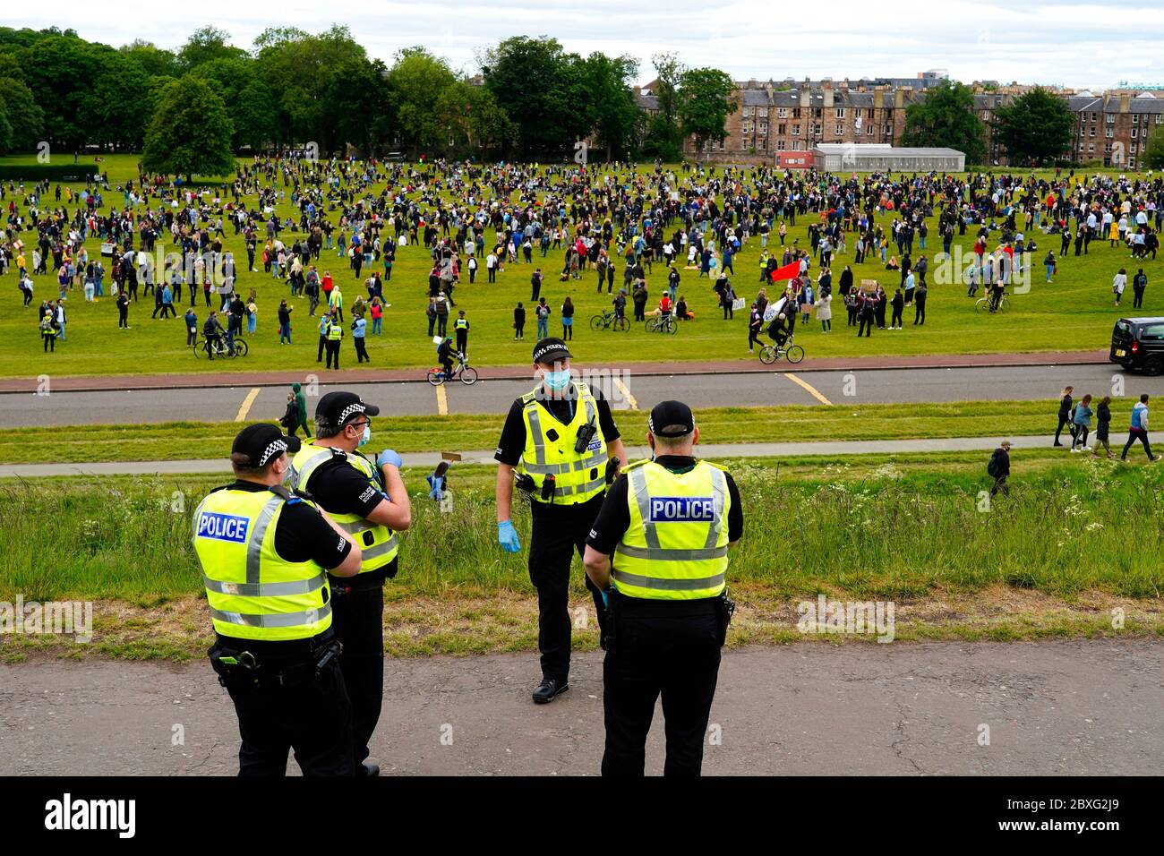 Edimburgo, Scozia, Regno Unito. 7 giugno 2020. Black Lives, manifestazione di protesta per la materia a Holyrood Park a Edimburgo. Iain Masterton/Alamy Live News Foto Stock
