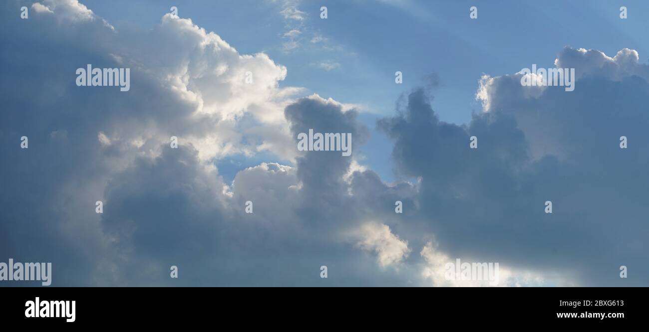 Cielo di primavera sopra la Baviera Foto Stock