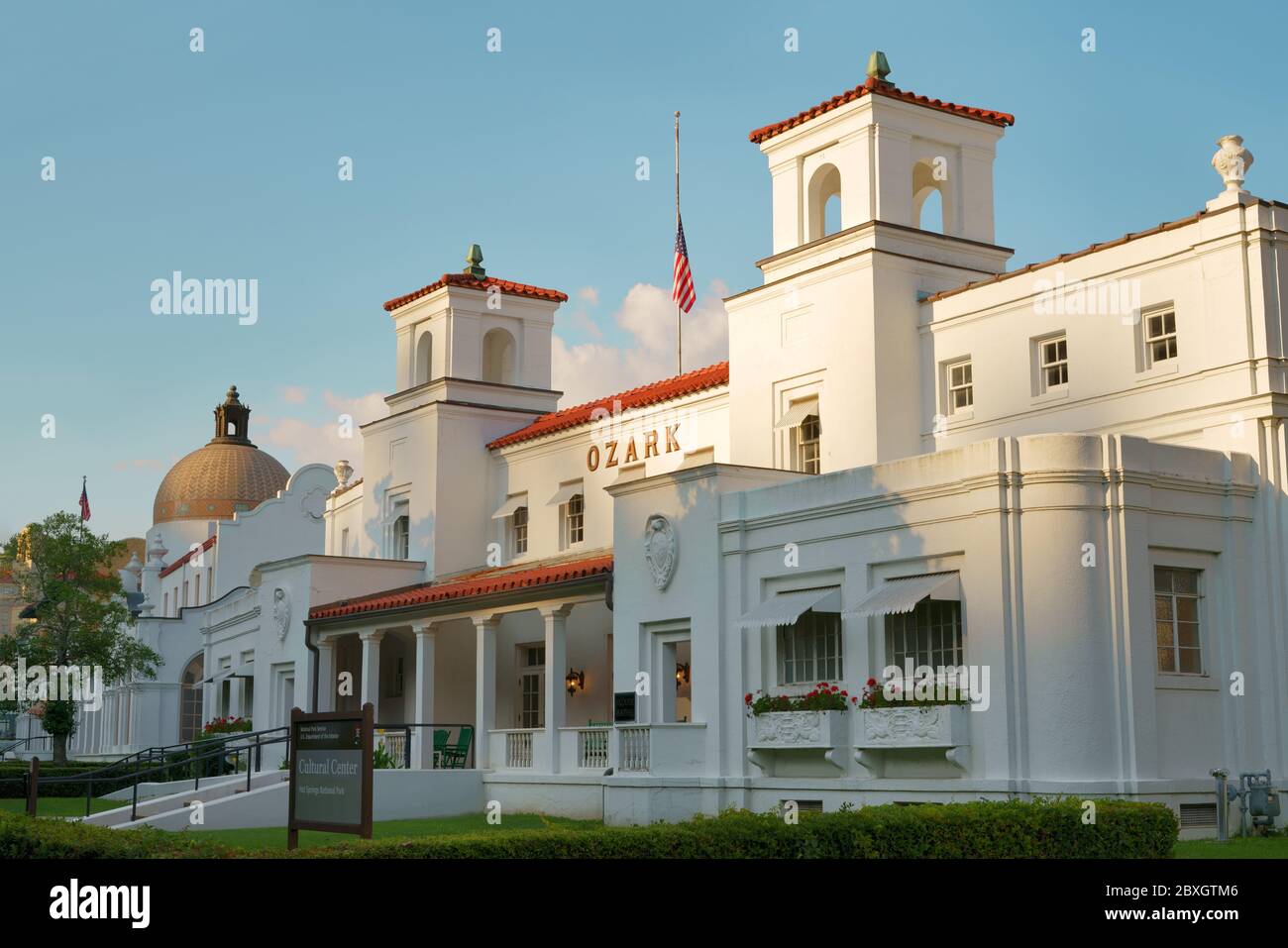 Ozark Bathhouse a Bathhouse Row, a Hot Springs, Arkansas, Stati Uniti. Elegante architettura a bagni nel Parco Nazionale di Hot Springs. Foto Stock