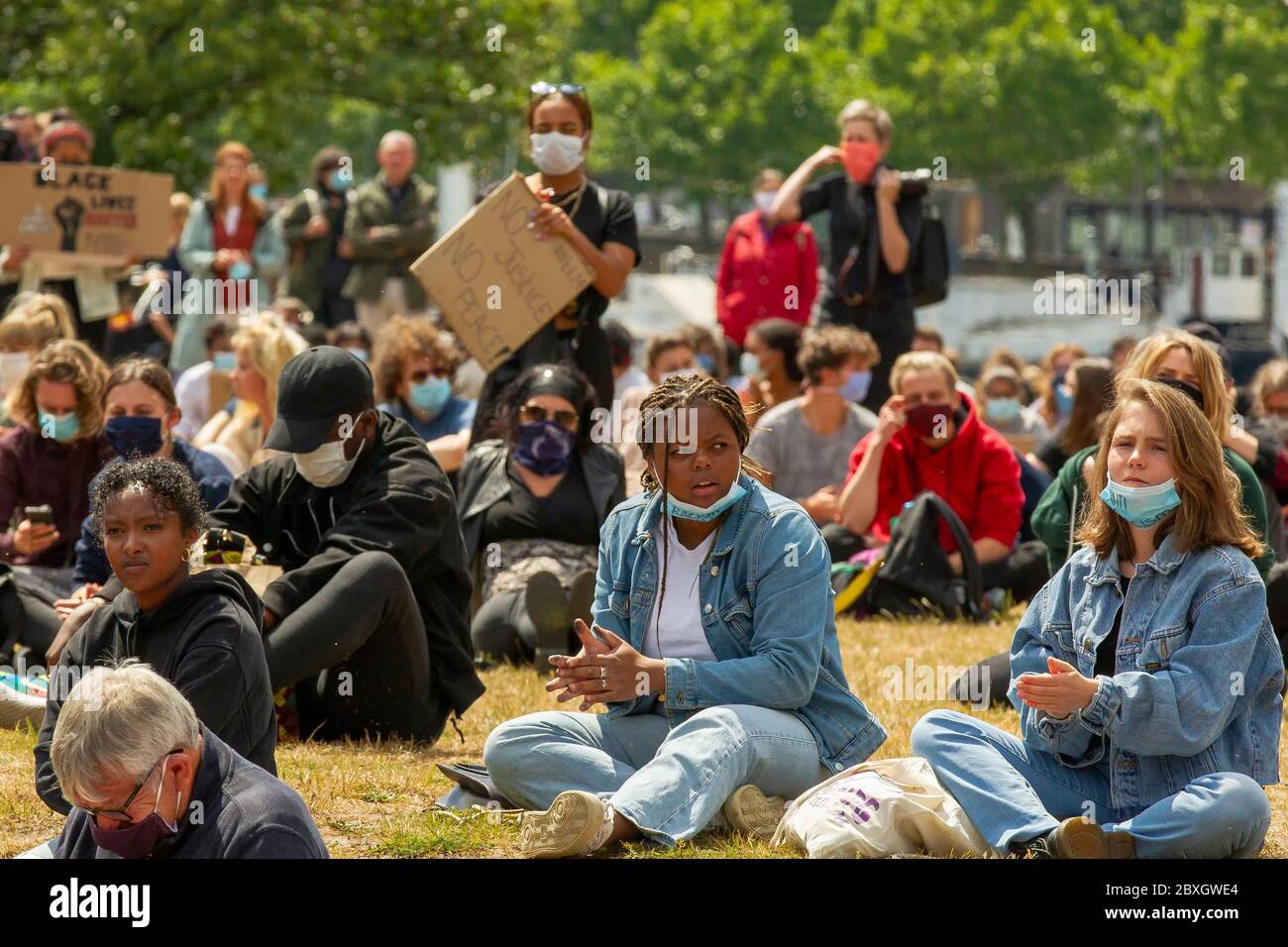7 giugno 2020 Maastricht, Paesi Bassi il 7 giugno 2020, a Maastricht, Paesi Bassi, si riuniscono per una protesta contro il razzismo Foto Stock