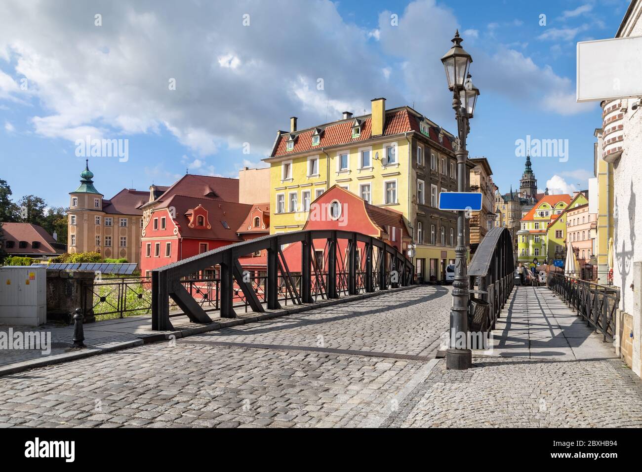 Klodzko, Polonia. Vista del ponte di ferro (la maggior parte Zelazny) e gli edifici della città vecchia Foto Stock