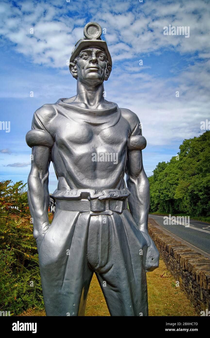 Regno Unito, West Yorkshire, Wakefield, scultura di metallo Miner, National Coal Mining Museum, Caphouse Colliery on New Strada, Overton Foto Stock