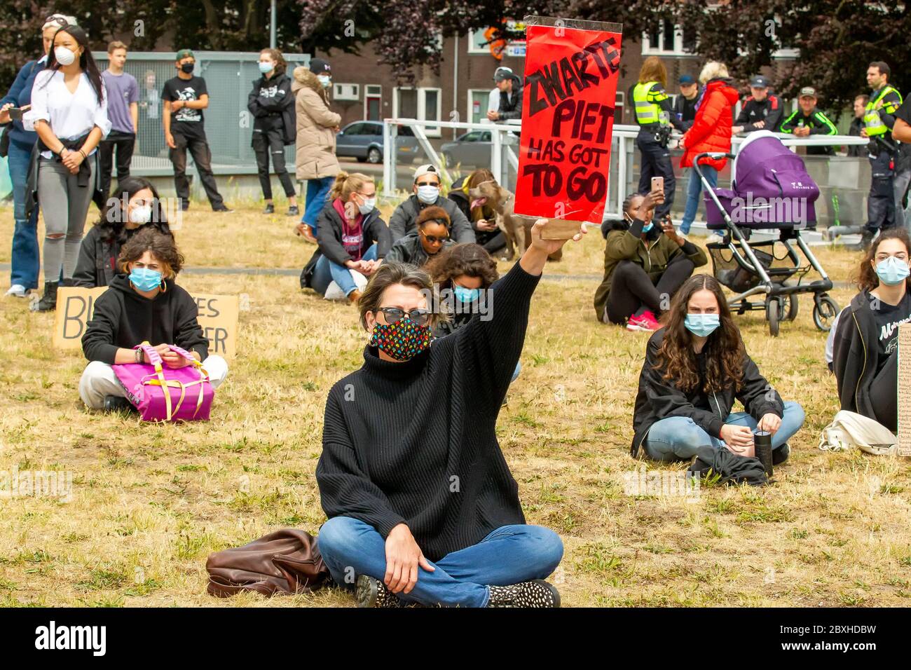 7 giugno 2020 Maastricht, Paesi Bassi il 7 giugno 2020, a Maastricht, Paesi Bassi, si riuniscono per una protesta contro il razzismo Foto Stock