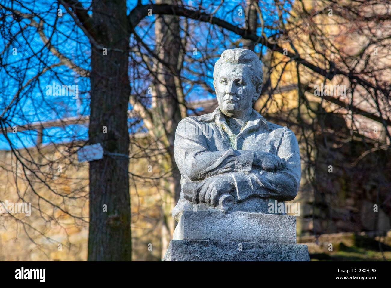 LIPNICE NAD SAZAVOU, REPUBBLICA CECA - 31 DICEMBRE 2018: Memoriale con la busta di Jaroslav Hasek - scrittore e giornalista ceco. Autore del romanzo il buon Soldier Svejk. Foto Stock