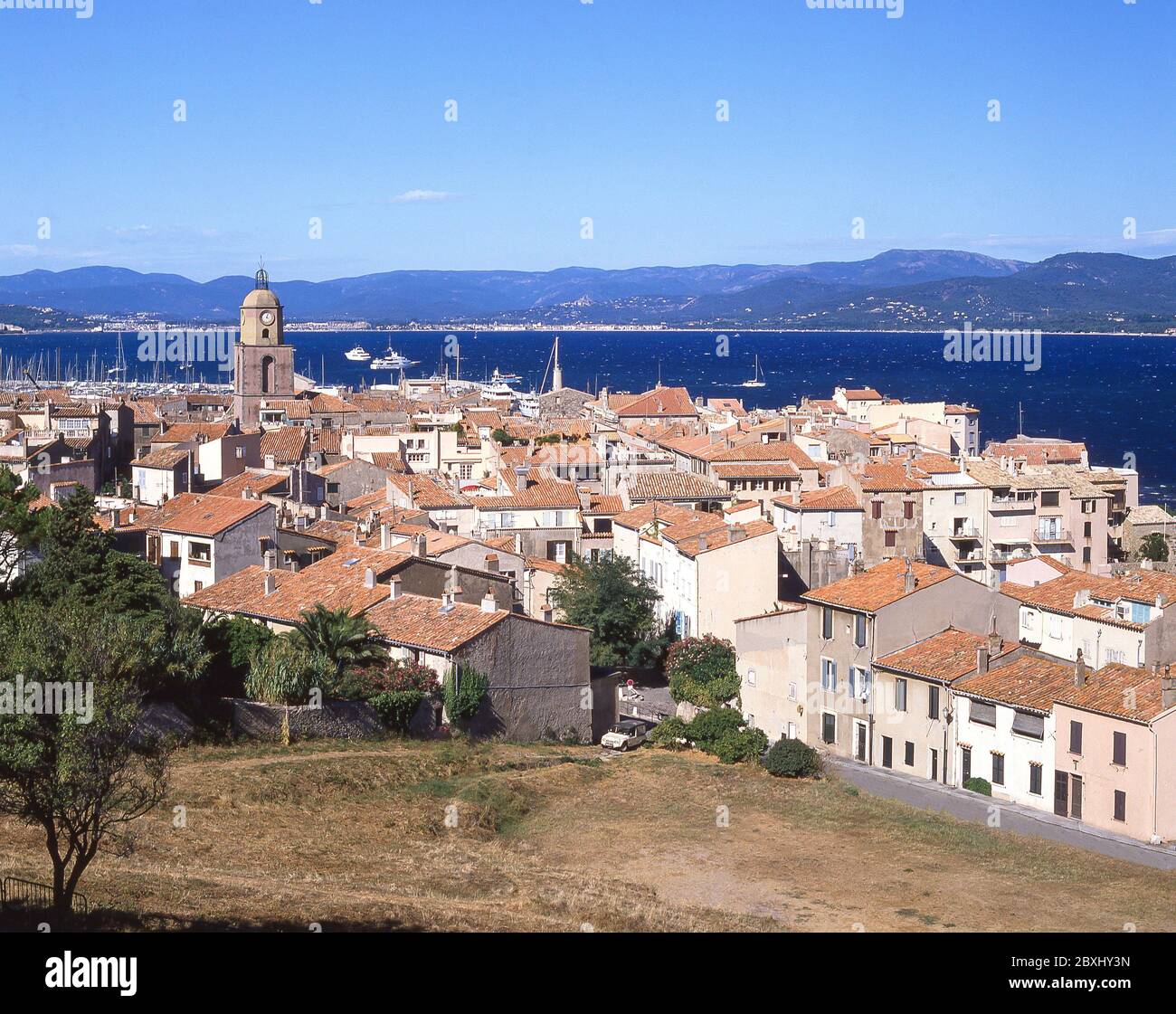 Città Vecchia e il porto da Fort, Saint-Tropez, Var, Provence-Alpes-CÃ'te d'Azur, in Francia Foto Stock