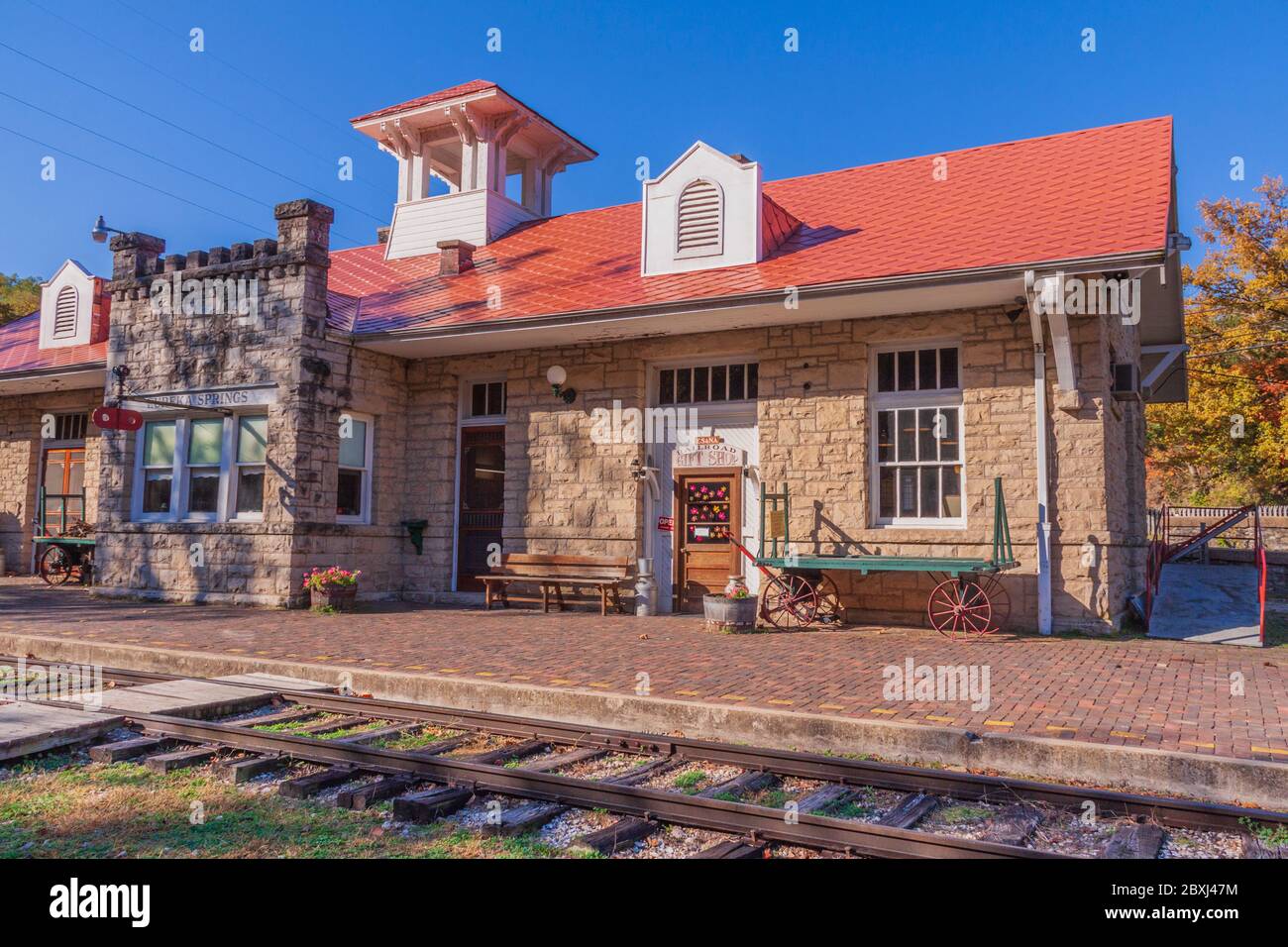 Eureka Springs e North Arkansas Railway Depot, storico servizio ferroviario d'epoca, a Eureka Springs, Arkansas. Foto Stock