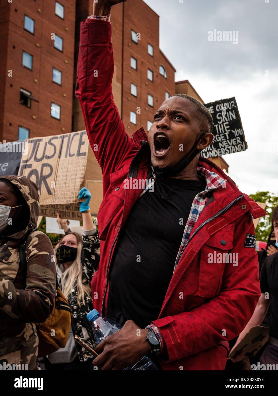 Londra, Regno Unito. 7 Giugno 2020. La protesta delle vite nere è importante in Piazza del Parlamento a Londra. In memoria di George Floyd che è stato ucciso il 25 maggio mentre in custodia di polizia nella città americana di Minneapolis. Credit: Yousef al Nasser Foto Stock