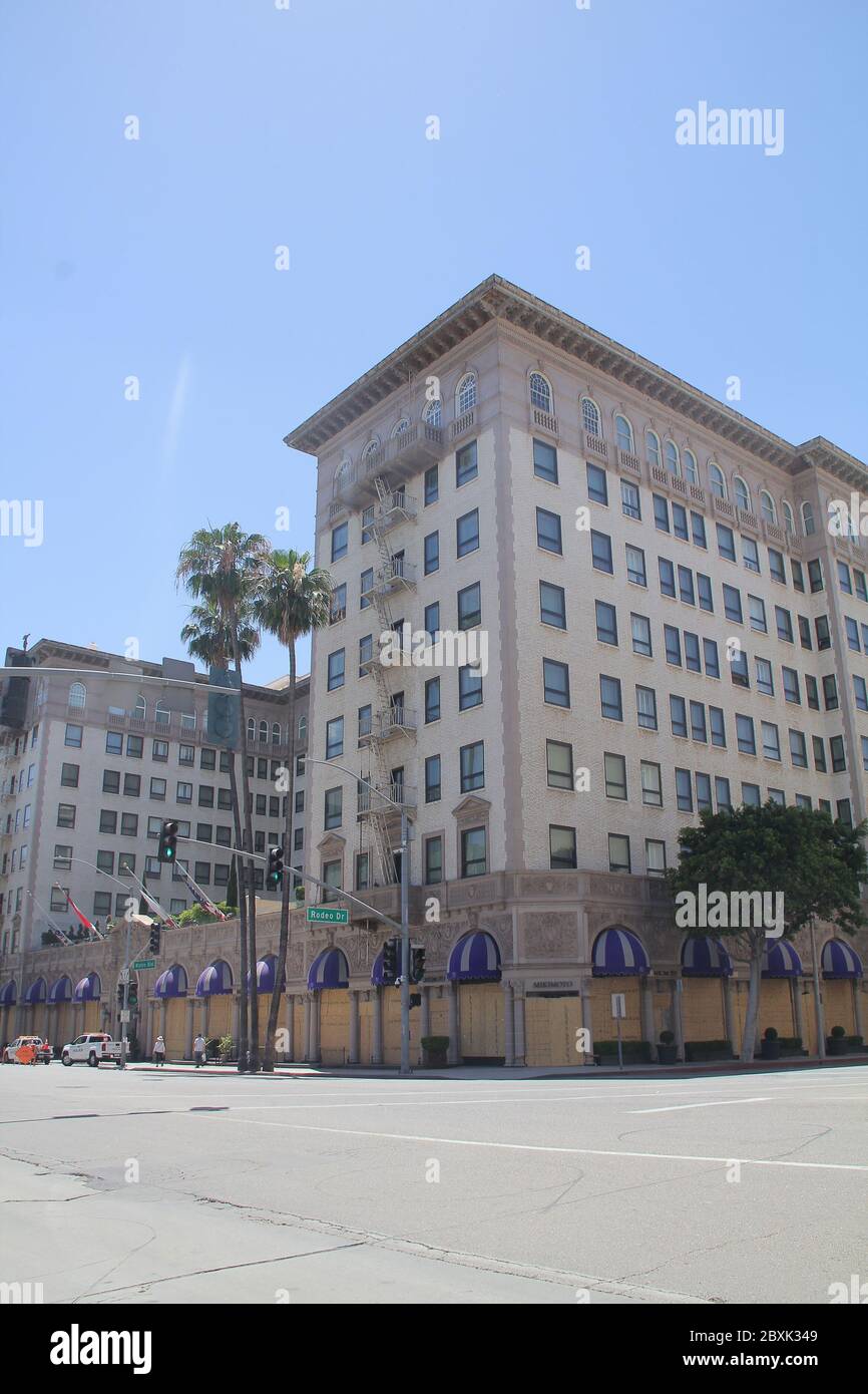 Los Angeles, California, Stati Uniti. 07 giugno 2020. Negozi e hotel sono imbarcati a Beverly Hills 06/06/2020 Negozi e Hotel sono imbarcati a Beverly Hills, CA Foto di Izumi Hasegawa/HollywoodNewsWire.net Credit: Hollywood News Wire Inc./Alamy Live News Credit: Hollywood News Wire Inc./Alamy Live News Foto Stock