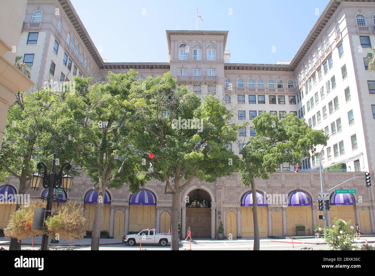 Los Angeles, California, Stati Uniti. 07 giugno 2020. Negozi e hotel sono imbarcati a Beverly Hills 06/06/2020 Negozi e Hotel sono imbarcati a Beverly Hills, CA Foto di Izumi Hasegawa/HollywoodNewsWire.net Credit: Hollywood News Wire Inc./Alamy Live News Credit: Hollywood News Wire Inc./Alamy Live News Foto Stock