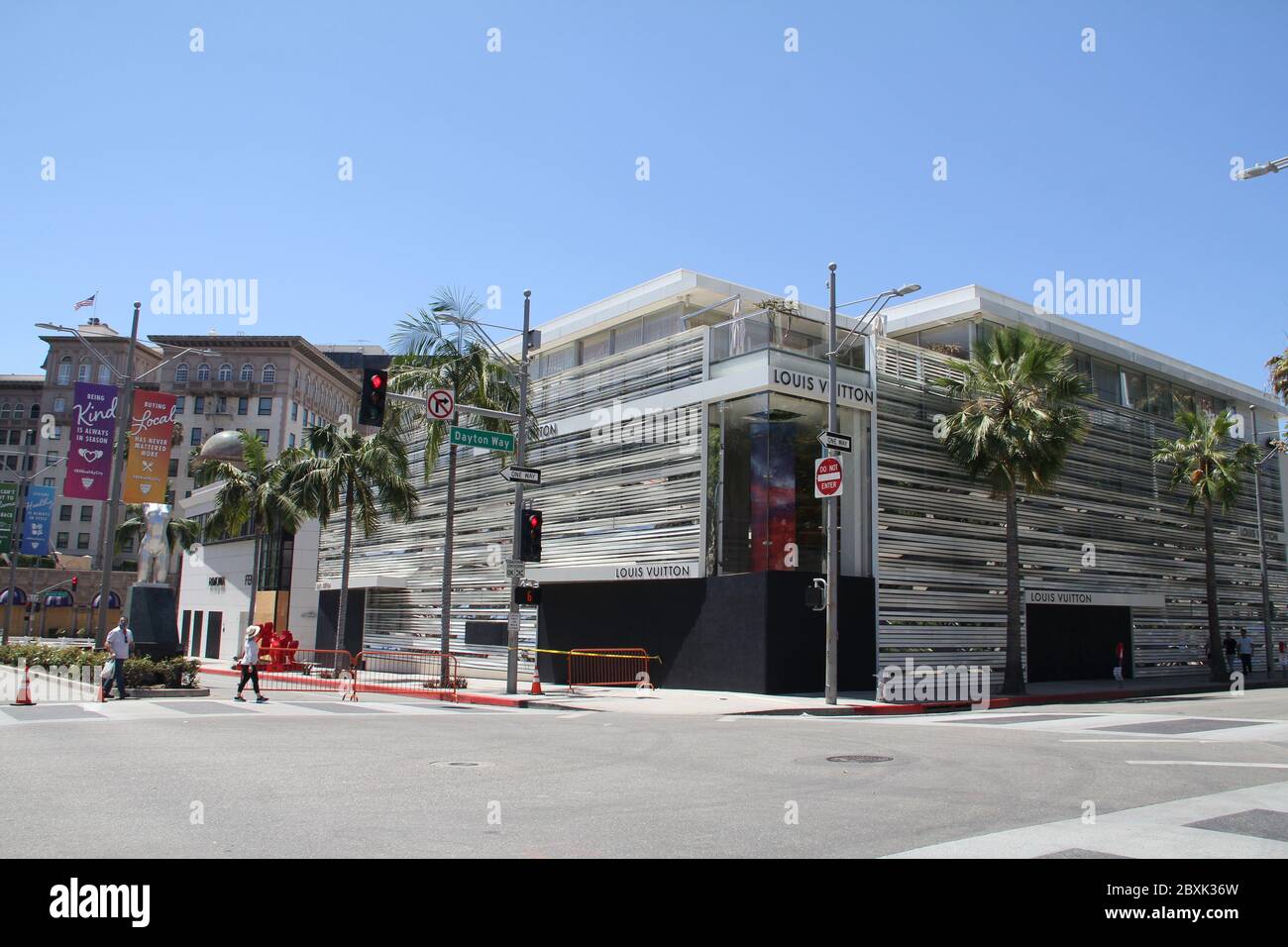Los Angeles, California, Stati Uniti. 07 giugno 2020. Negozi e hotel sono imbarcati a Beverly Hills 06/06/2020 Negozi e Hotel sono imbarcati a Beverly Hills, CA Foto di Izumi Hasegawa/HollywoodNewsWire.net Credit: Hollywood News Wire Inc./Alamy Live News Credit: Hollywood News Wire Inc./Alamy Live News Foto Stock