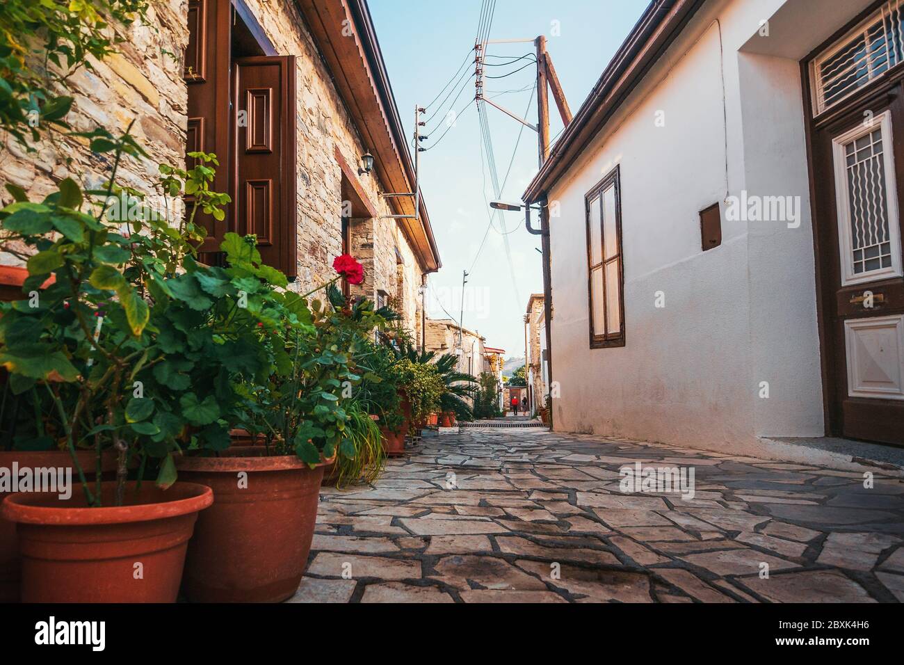 Lefkara villaggio con strade strette, situato in montagna, Cipro. Antico luogo turistico storico dell'isola. Foto Stock