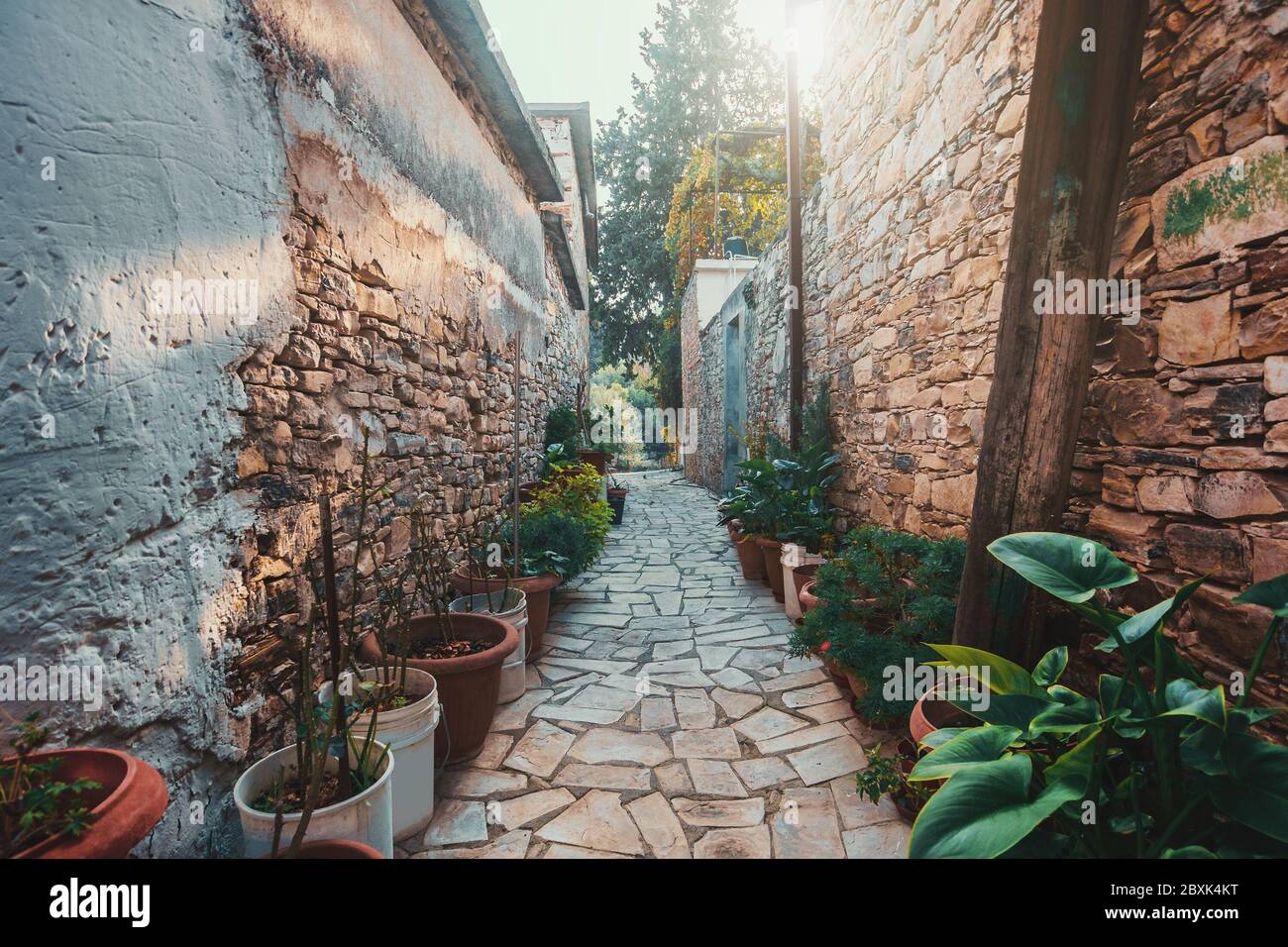 Lefkara villaggio con strade strette, situato in montagna, Cipro. Antico luogo turistico storico dell'isola. Foto Stock