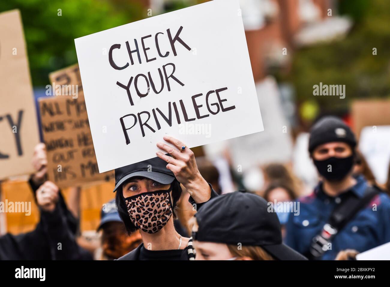 Protesta contro la polizia che uccide persone di colore negli Stati Uniti (Black Lives Matter), Vermont state House e le strade circostanti, Montpelier, VT, USA. Foto Stock