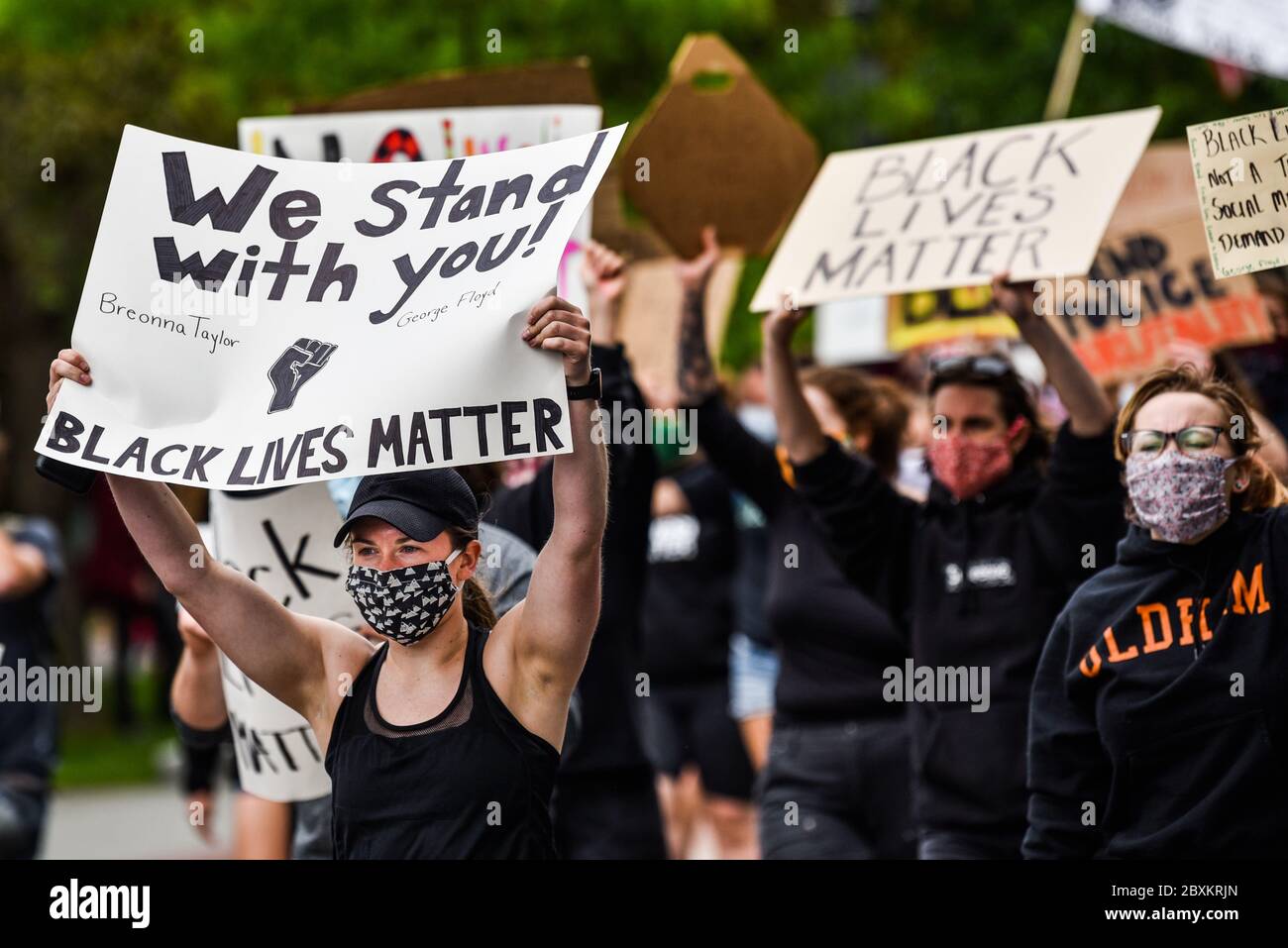 Protesta contro la polizia che uccide persone di colore negli Stati Uniti (Black Lives Matter), Vermont state House e le strade circostanti, Montpelier, VT, USA. Foto Stock