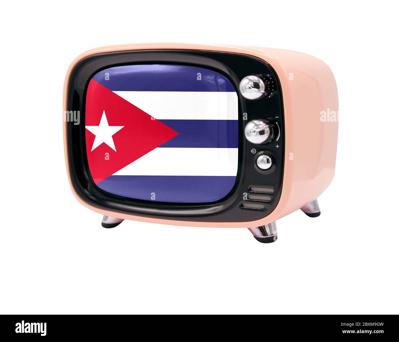 La vecchia TV retrò è isolata su uno sfondo bianco con la bandiera di Cuba Foto Stock