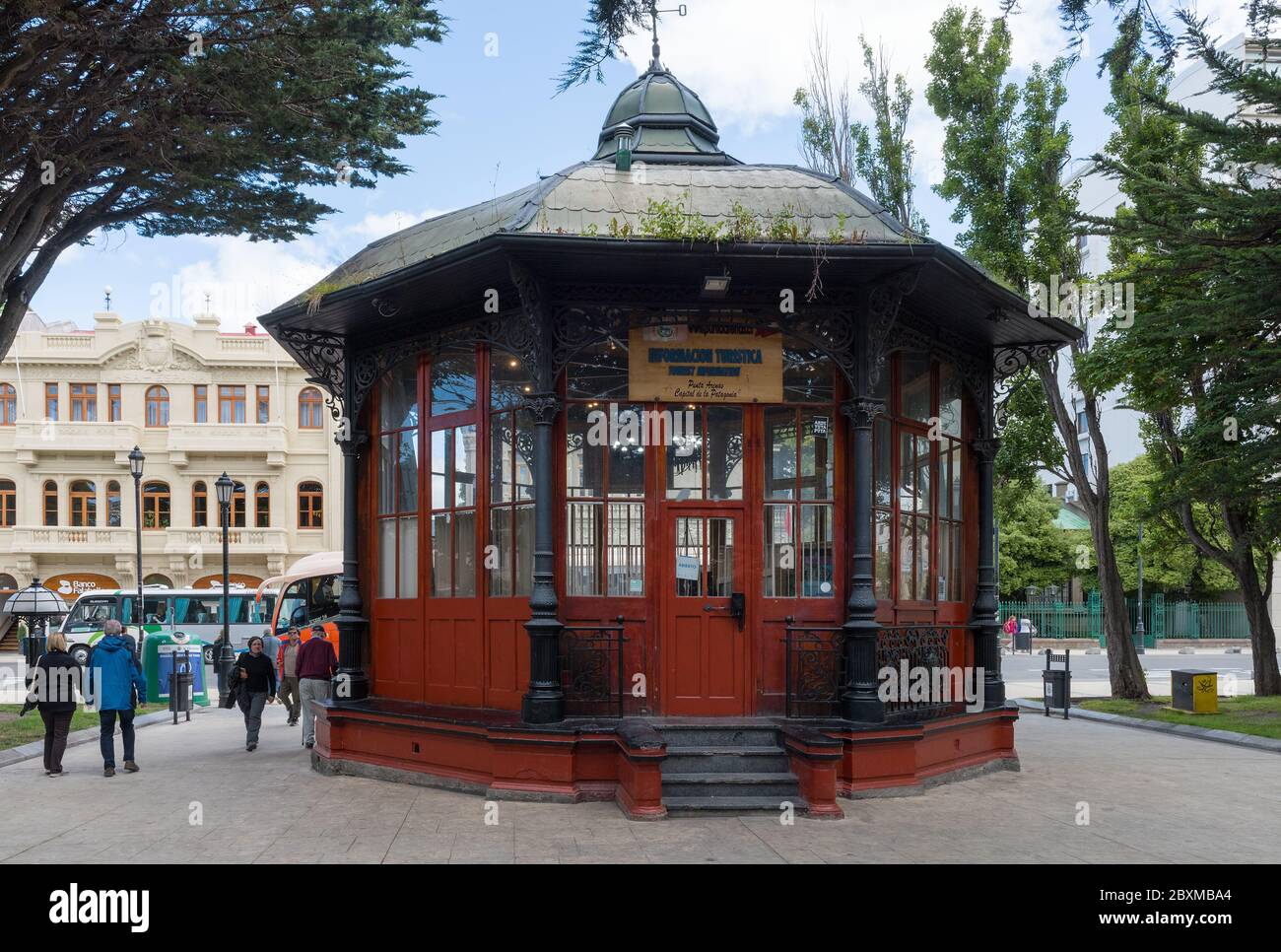 Padiglione informazioni turistiche in Plaza de Armas, Punta Arenas, Cile Foto Stock