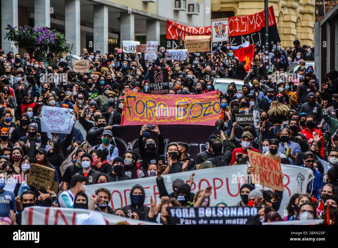 Porto Alegre, Brasile. 7 giugno 2020. Manifestazioni fasciste chiedono la partenza del Presidente Jair Bolsonaro questa domenica pomeriggio, 07, a Porto Alegre, RS. Credit: Omar de Oliveira/FotoArena/Alamy Live News Foto Stock