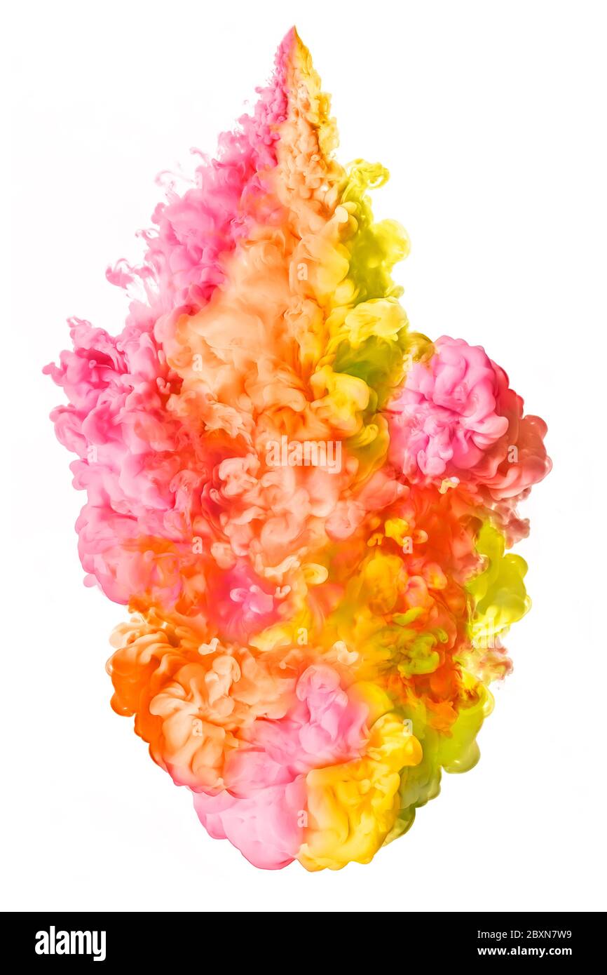 Inchiostro in acqua. Esplosione di colore. Un colorato sentiero di fumo floreale su sfondo bianco con spazio per la copia. Foto Stock