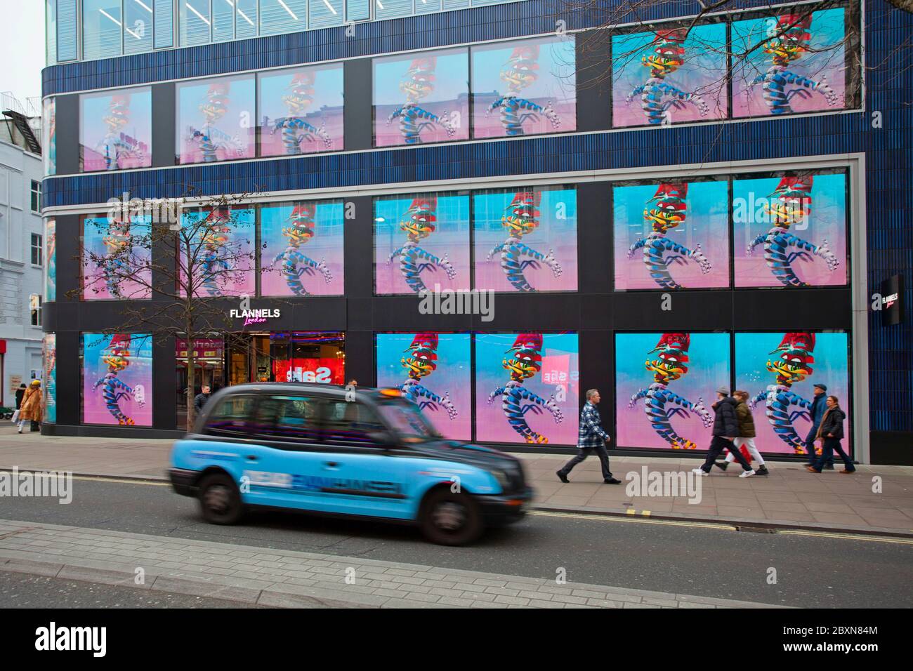 Grande display elettronico esterno flandel su Oxford St, Londra Foto Stock