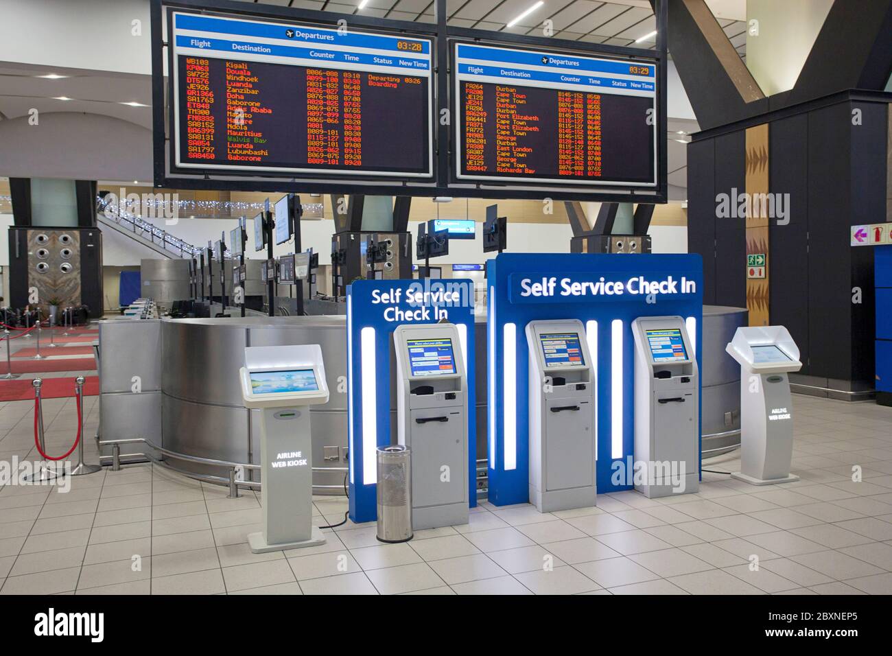 Check-in self-service all'Aeroporto Internazionale O. R. Tambo. Foto Stock