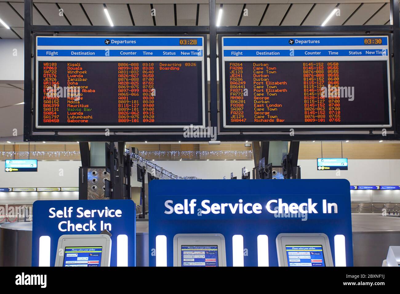 Check-in self-service all'Aeroporto Internazionale O. R. Tambo. Foto Stock