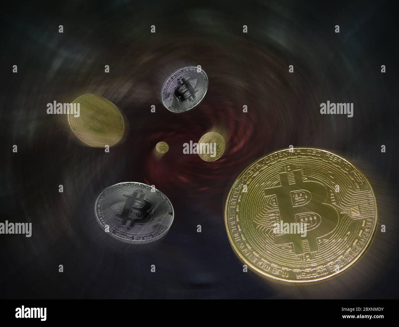 La valuta di Bitcoin cade quando il mercato azionario è crollato Foto Stock