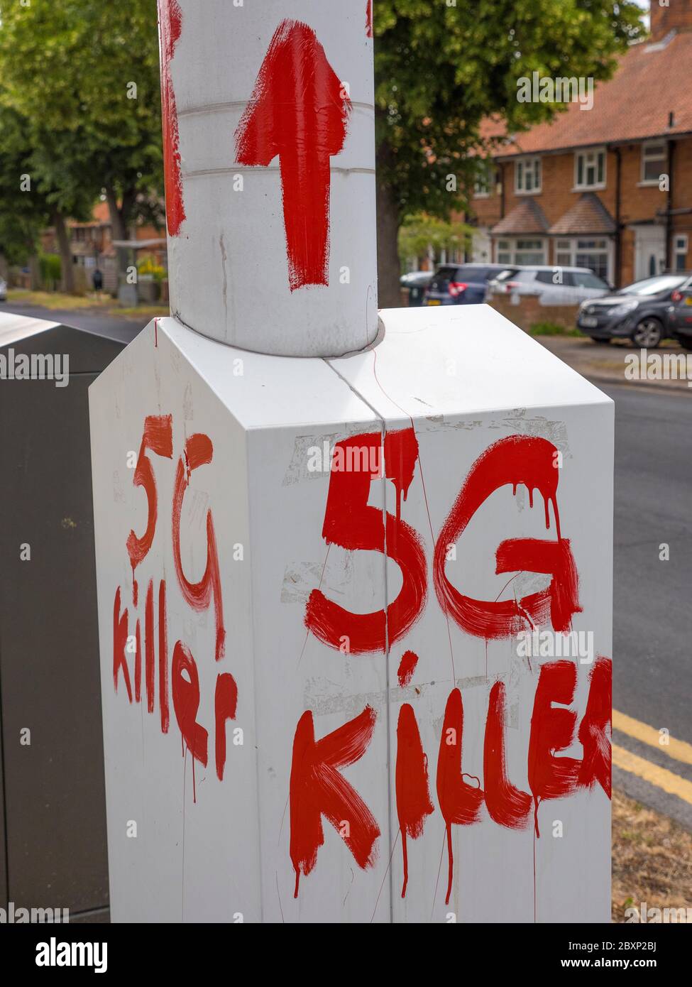 Teoria della cospirazione 5G, asta del telefono mobile vandalizzata, Caversham, Reading, Berkshire, Inghilterra, Regno Unito, GB. Foto Stock