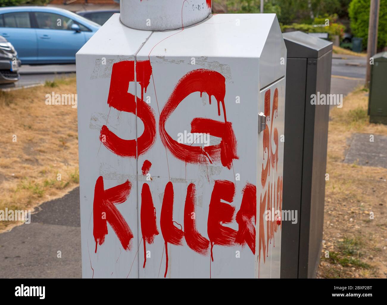 Teoria della cospirazione 5G, asta del telefono mobile vandalizzata, Caversham, Reading, Berkshire, Inghilterra, Regno Unito, GB. Foto Stock