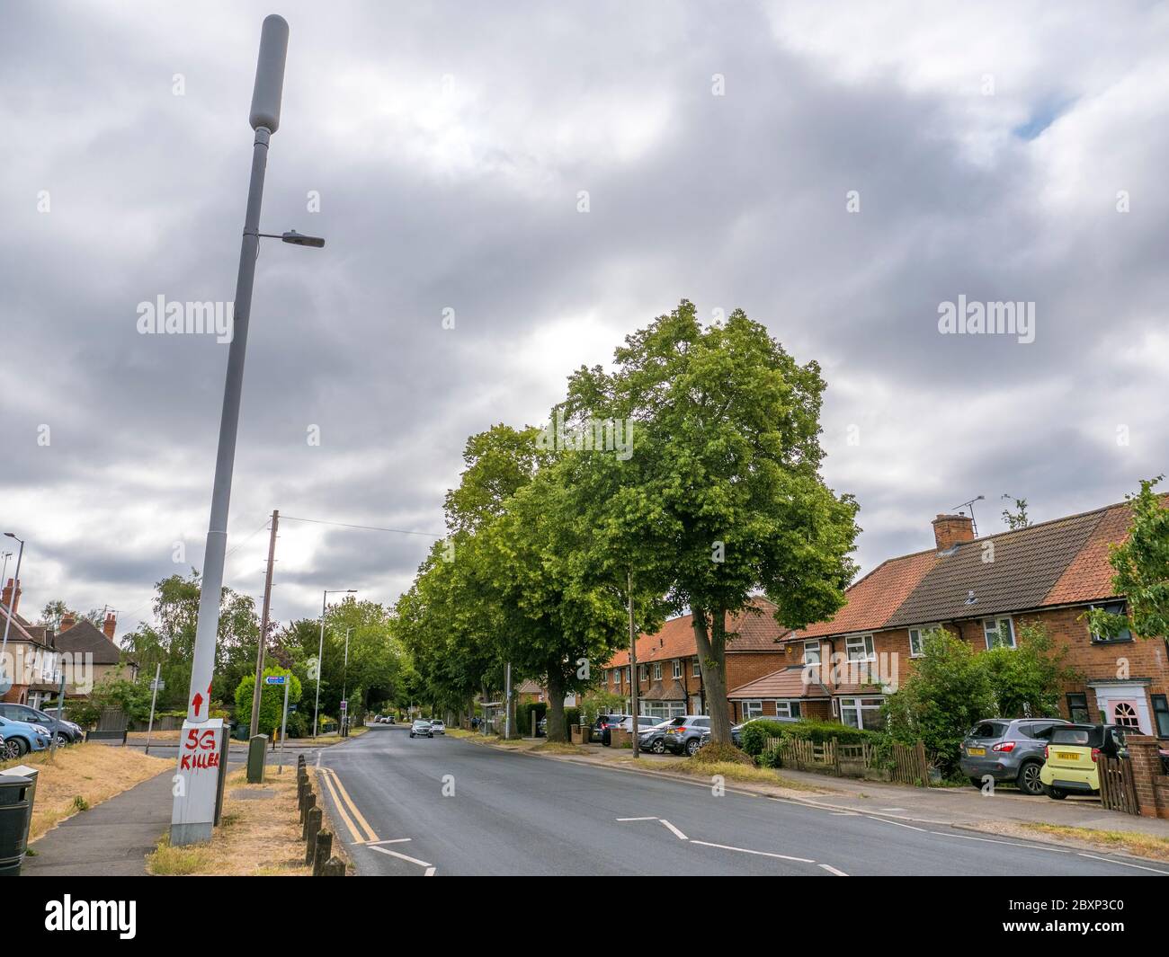 Teoria della cospirazione 5G, asta del telefono mobile vandalizzata, Caversham, Reading, Berkshire, Inghilterra, Regno Unito, GB. Foto Stock