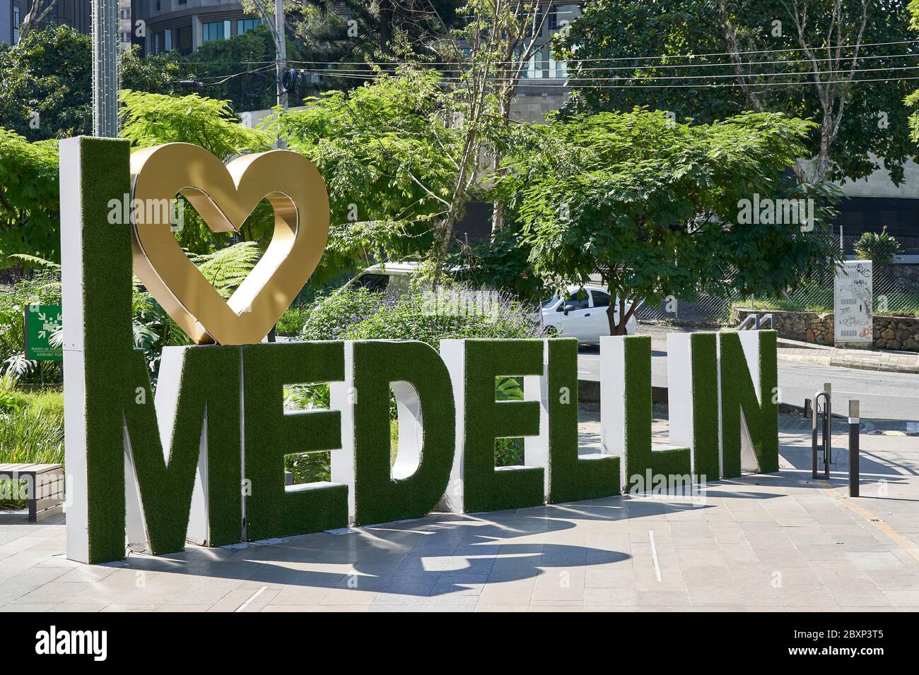 Cartello 'i Love Medellin' in via a Medellin, Colombia. Foto Stock