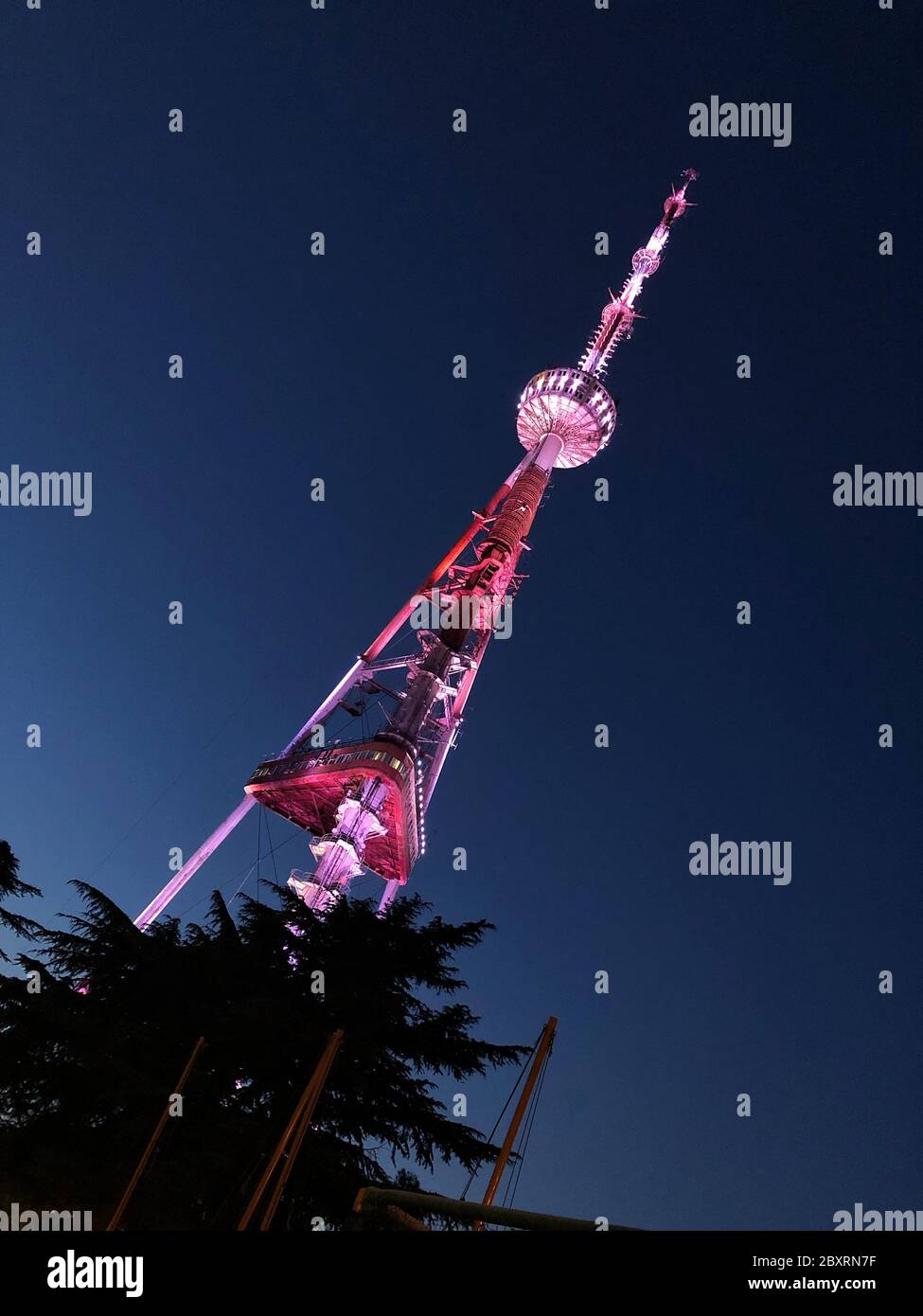 Tbilisi torre televisiva sul Monte Mtatsminda. Foto Stock